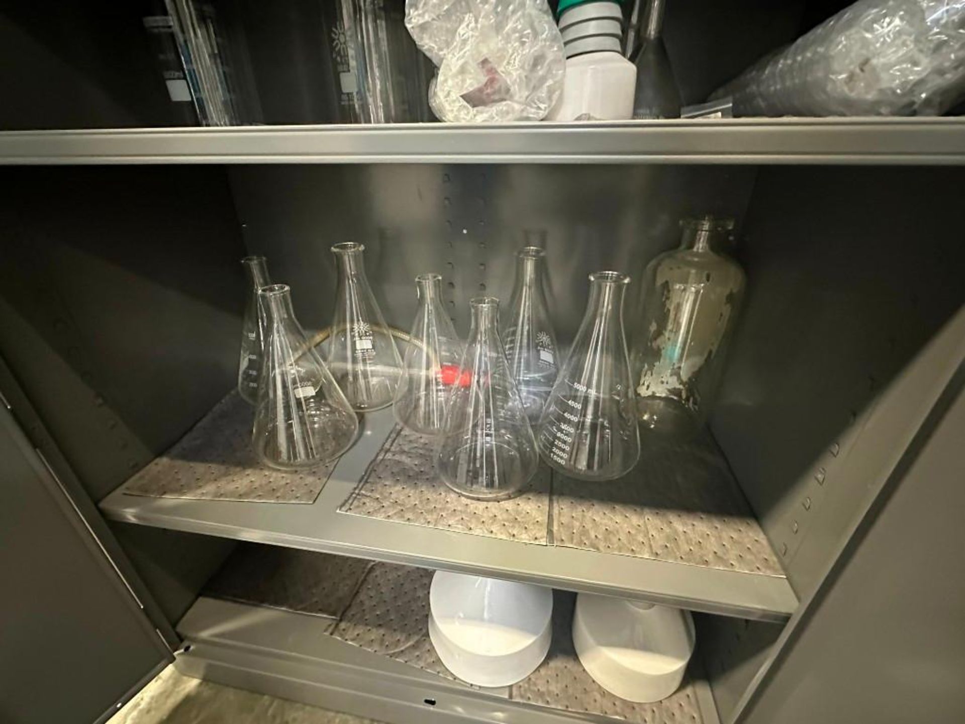 Lot: Uline Steel Cabinet with Assorted Glassware and Misc. Contents - Image 4 of 6