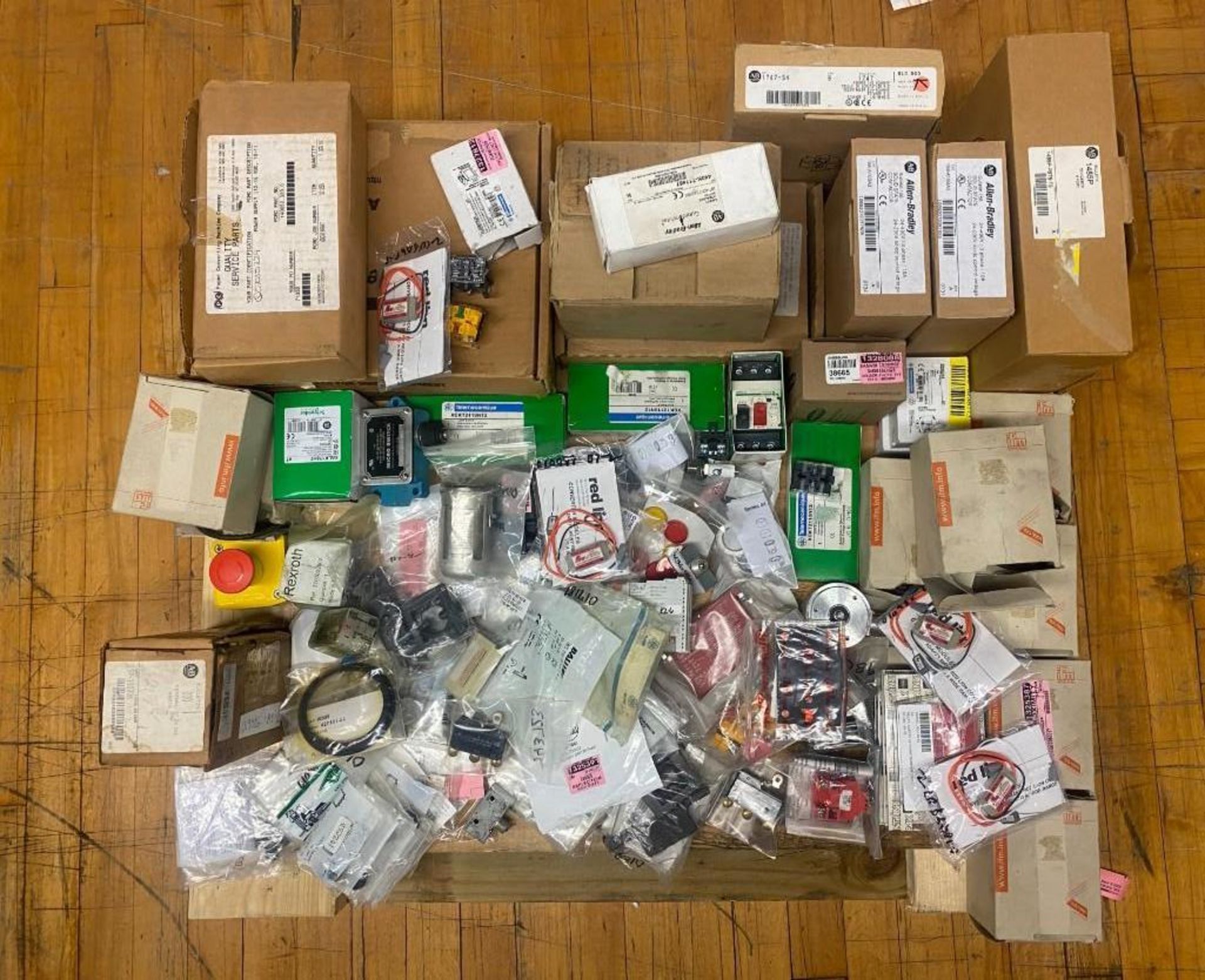 LARGE LOT OF NEW IN BOX ELECTRICAL COMPONENTS - Image 2 of 4