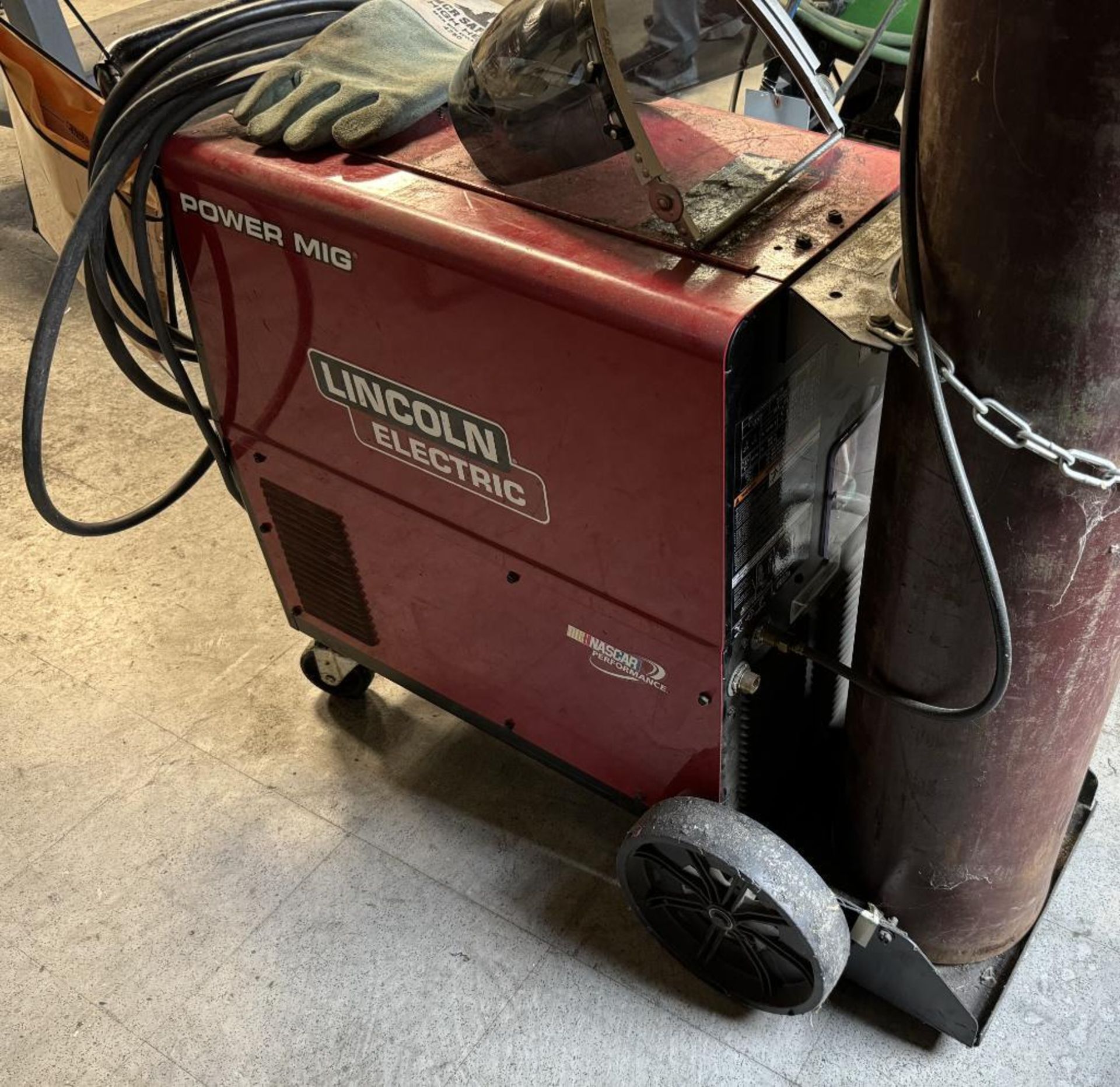 Lincoln Electric Power Mig 256 Welder. **TANK NOT INCLUDED** - Image 2 of 6