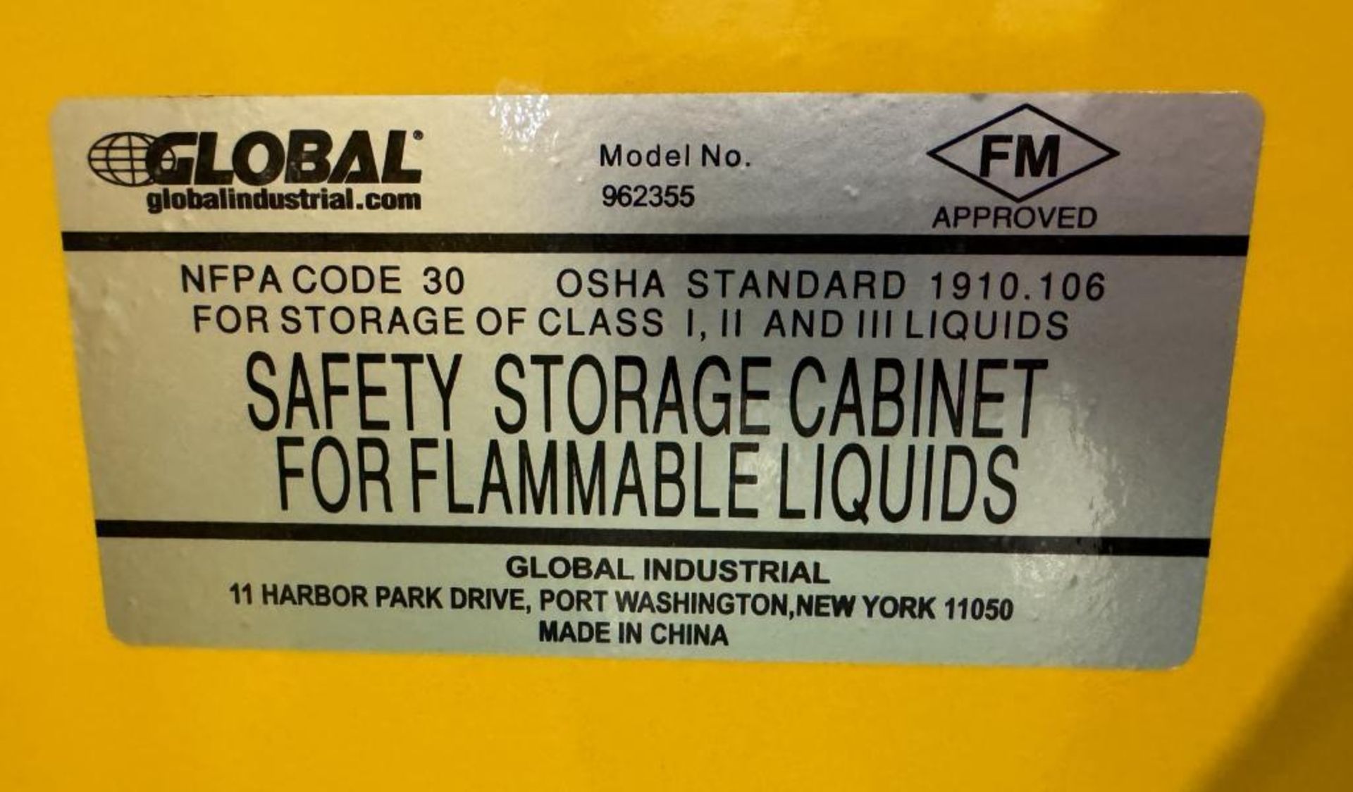 Lot Of (3) Flammable Cabinets. With (2) Justrite Sure-Grip EX 12 Gallon Capacity Flammable Storage C - Bild 7 aus 10
