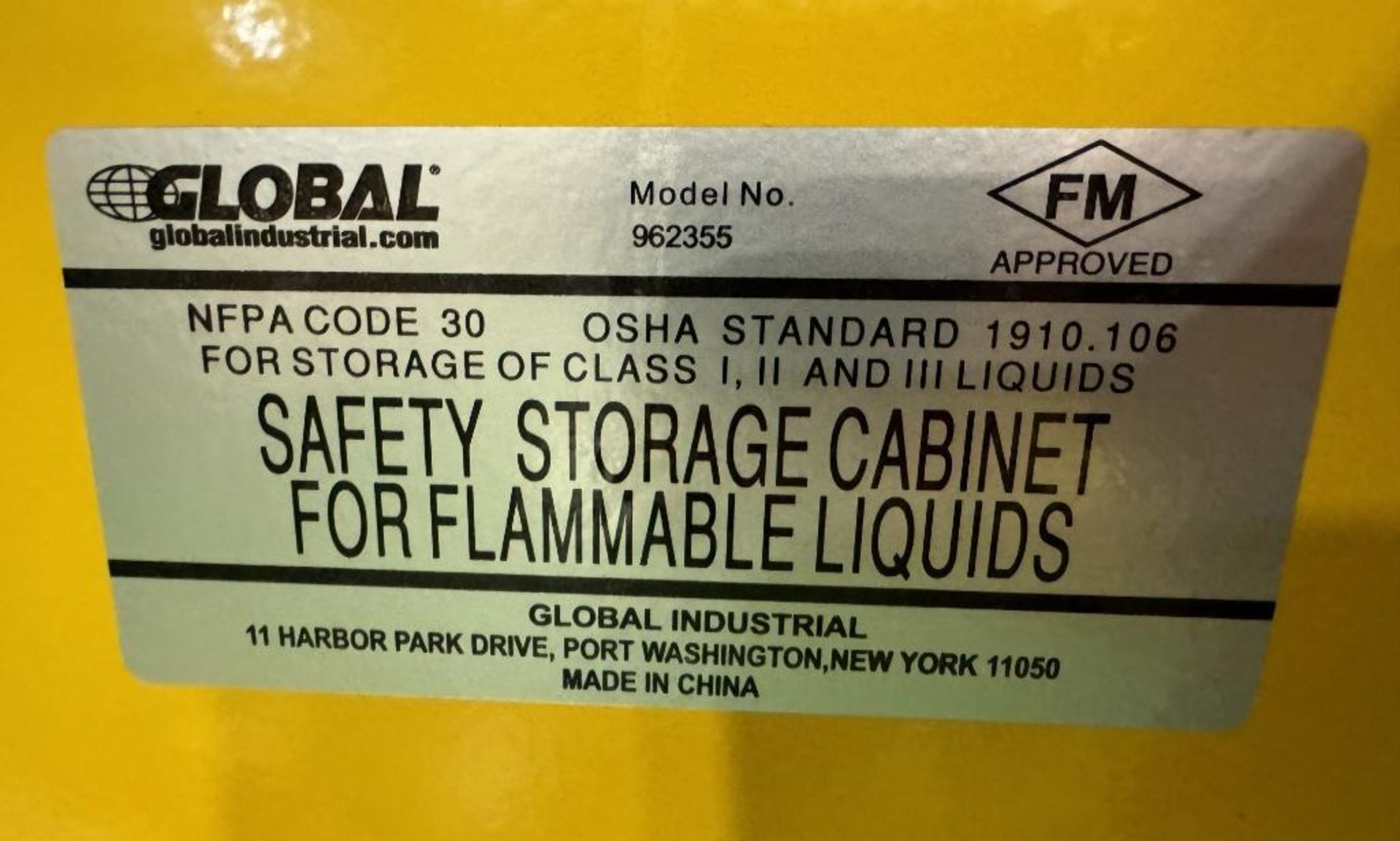Lot Of (2) Flammable Cabinets. With (1) Global Industrial 12 Gallon Capacity Flammable Storage Cabin - Bild 4 aus 7