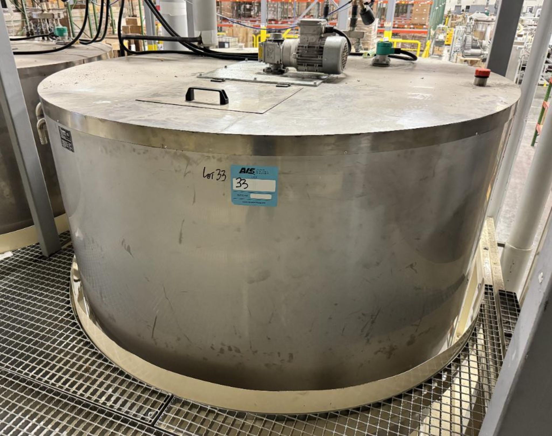 Luka Approximate 750 Gallon Stainless Steel Jacketed Mix Tank. Approximate 66" diameter x 50" straig - Image 3 of 10