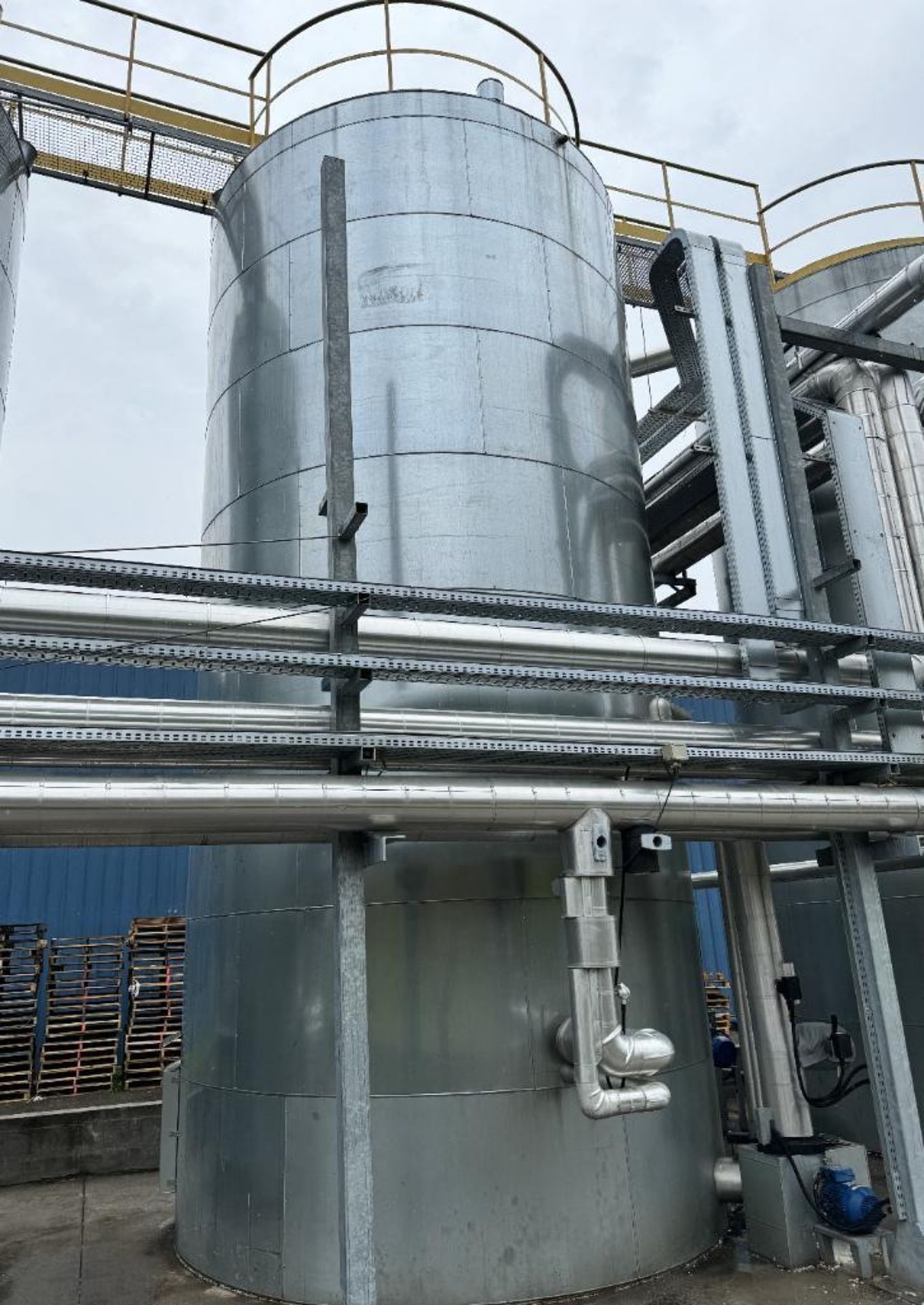 EKO Stal Approximate 60,000 Liter 304 Stainless Steel Tank. Approximate overall 146 x 26' tall. Part - Bild 3 aus 18
