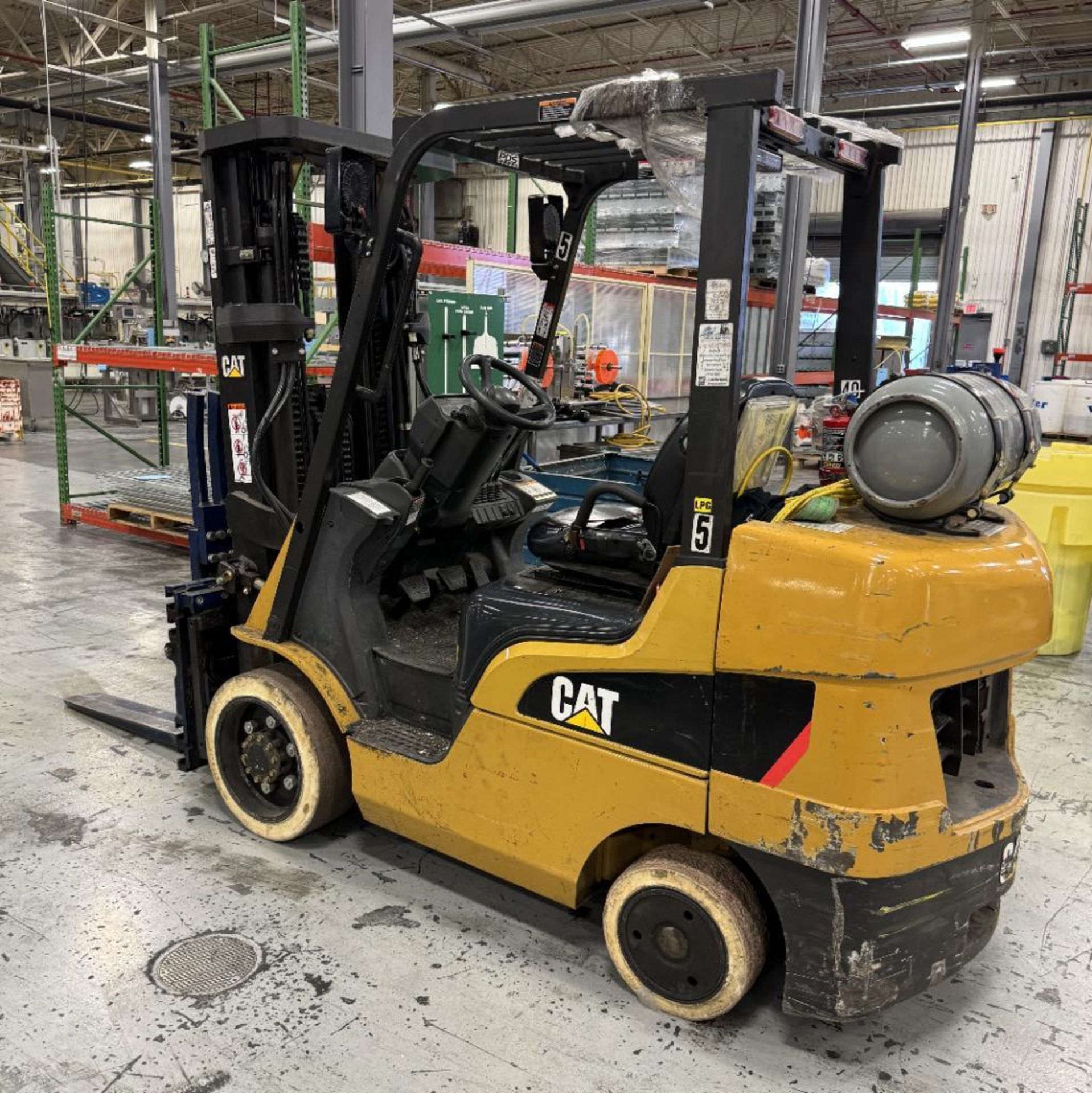 Caterpillar Approximate 6000 Pound LP Forklift, Model 2C6000, Serial# AT83F40251. UL Classified, app - Image 3 of 14