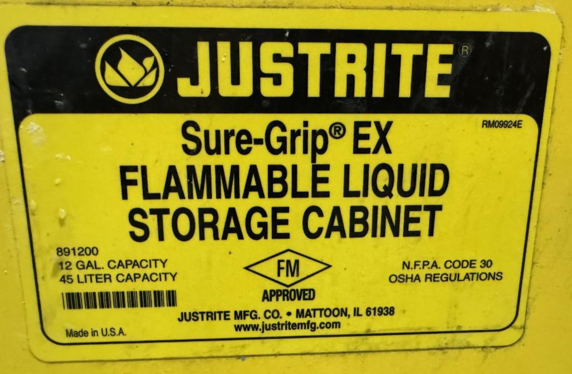 Lot Of (2) Flammable Cabinets. With (1) Global Industrial 12 Gallon Capacity Flammable Storage Cabin - Bild 7 aus 7