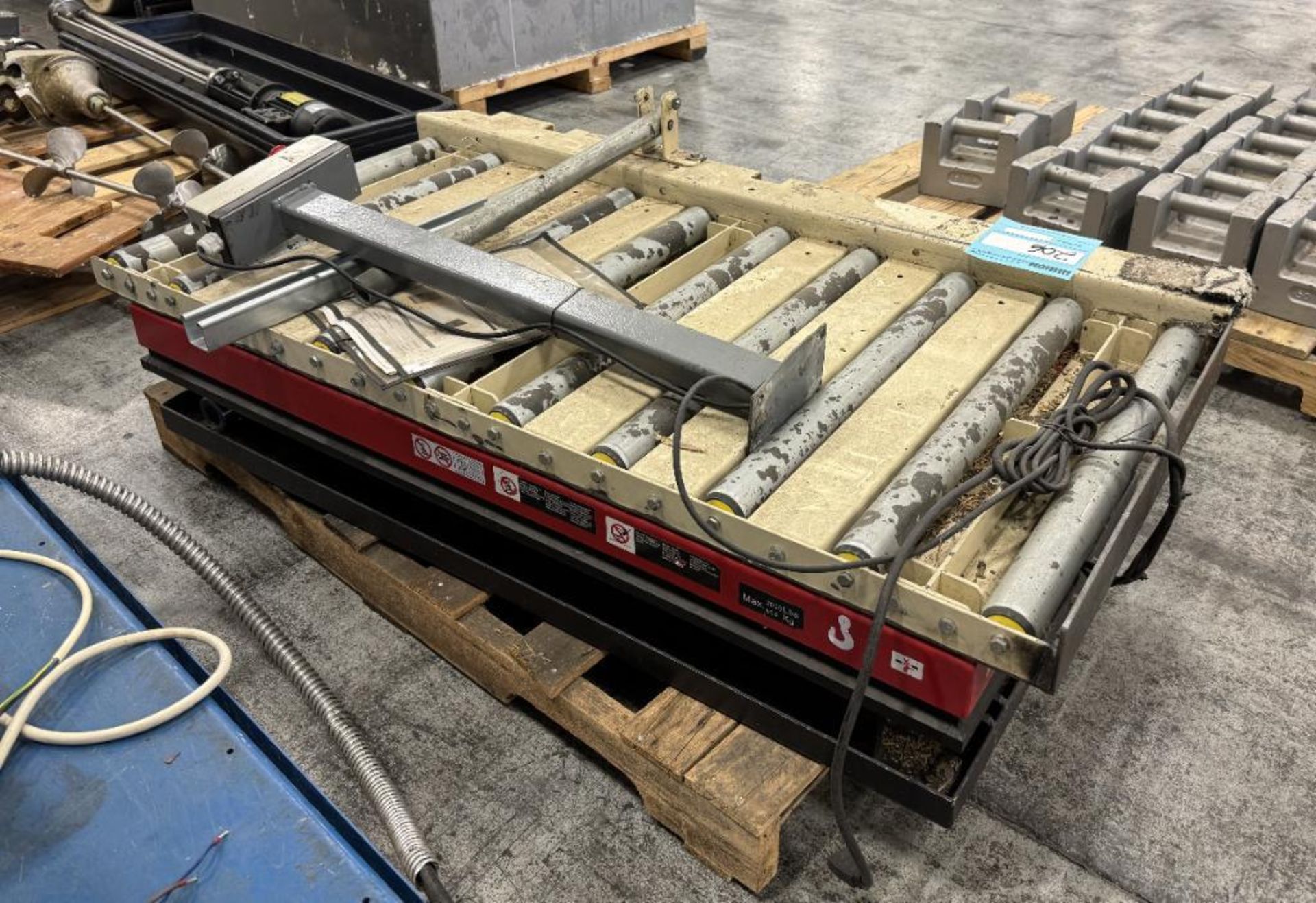 Approximate 2000# Lift Table. With roller conveyor top and controller. - Image 3 of 6