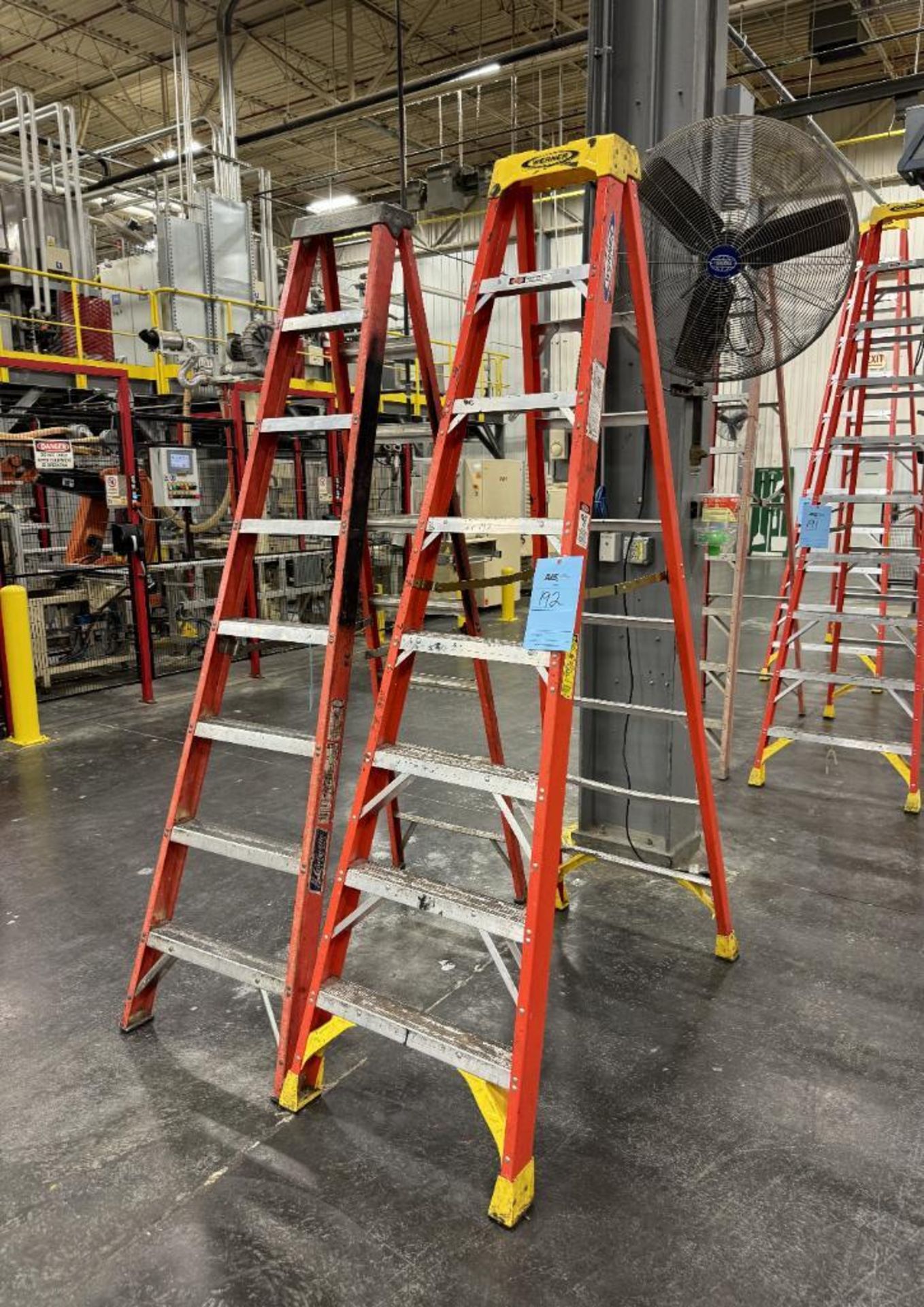 Lot Of (2) 300# 8' Fiberglass Ladders. With (1) Werner model 6208, (1) Louisville FS1508. - Image 2 of 5