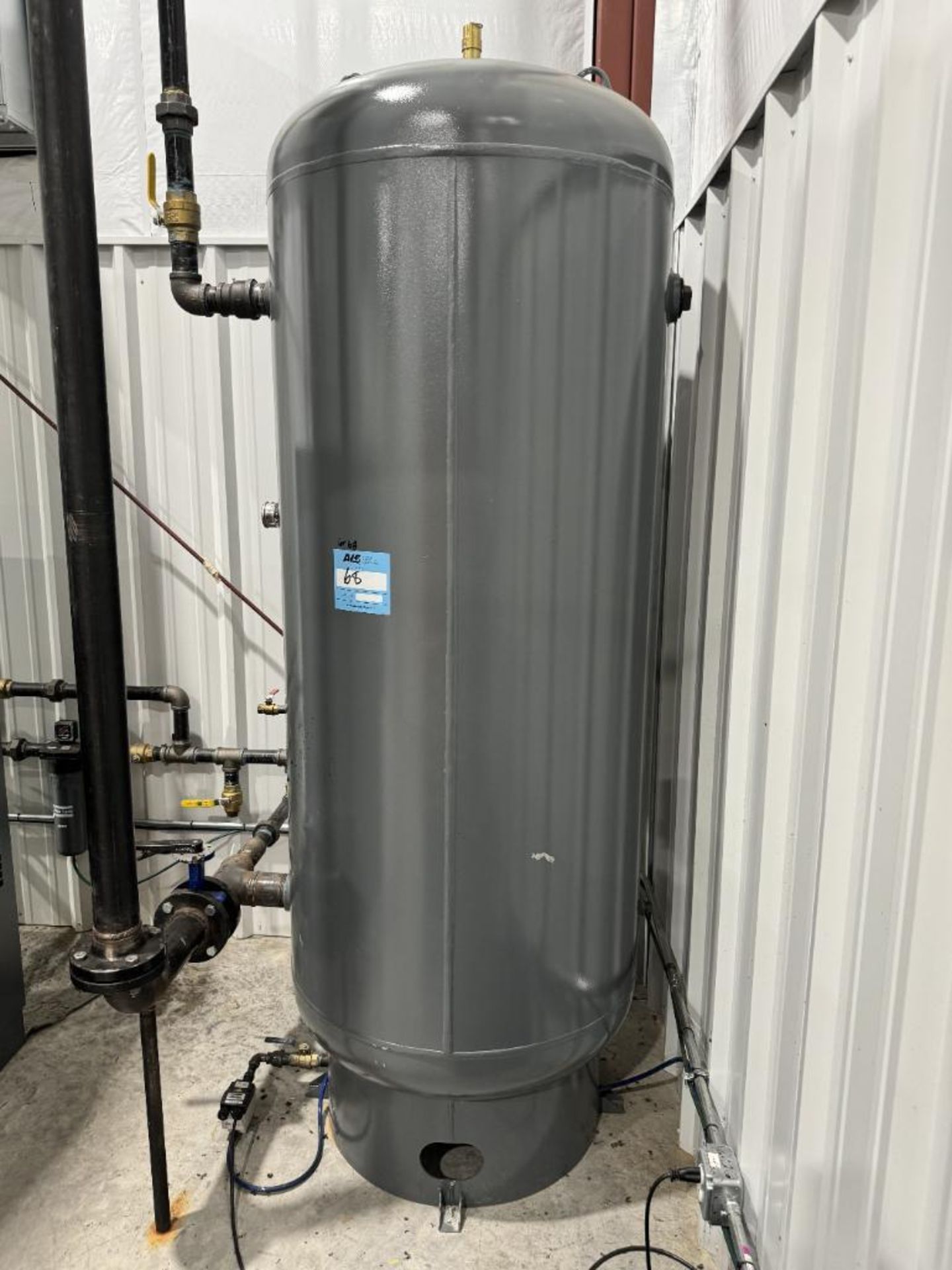 Samuel Pressure Vessel Approximate 350 Gallon Air Receiving Tank. Rated 165 psi at 400 degrees F. Na