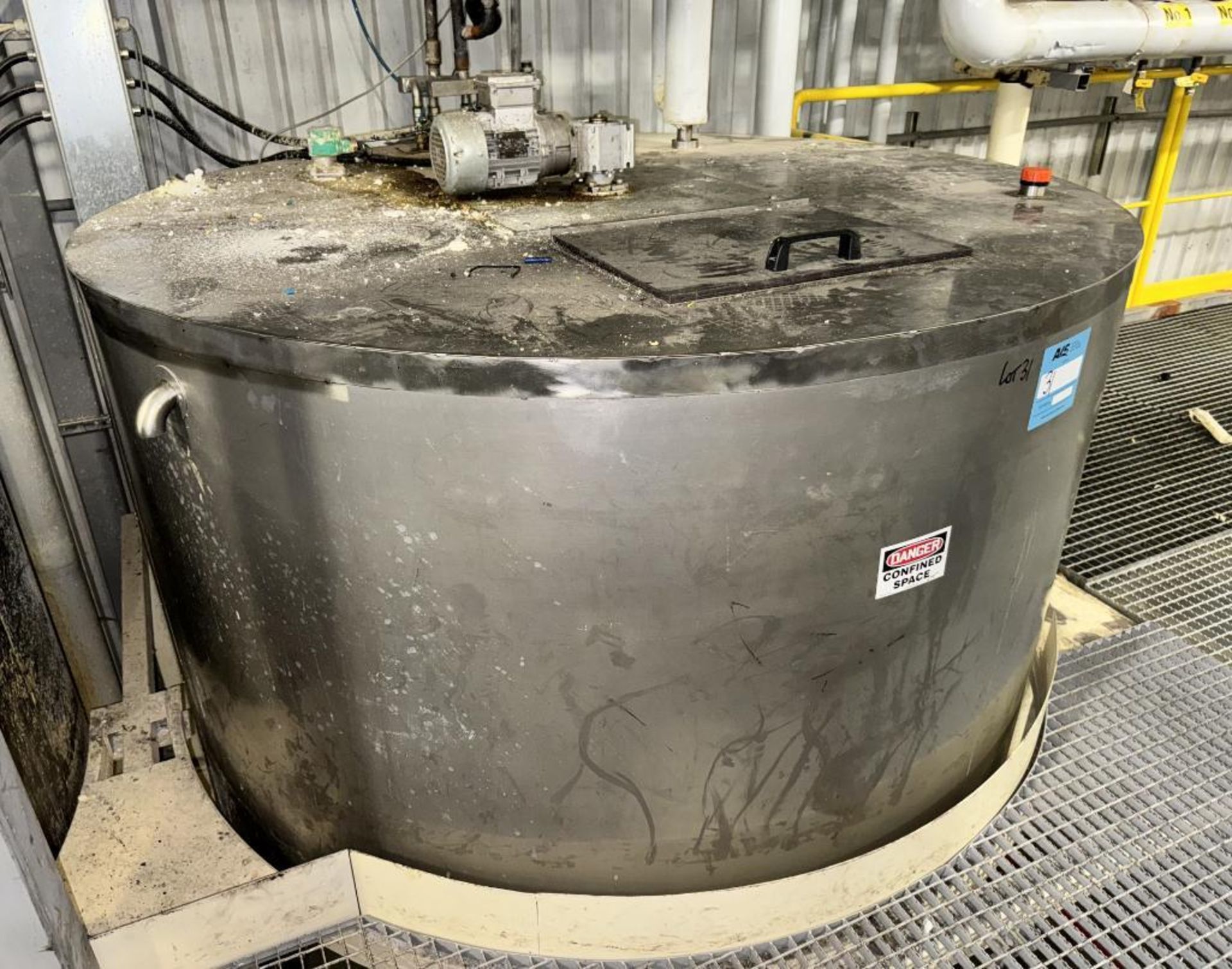 Approximate 750 Gallon Stainless Steel Jacketed Mix Tank. Approximate 66" diameter x 50" straight si - Image 4 of 9