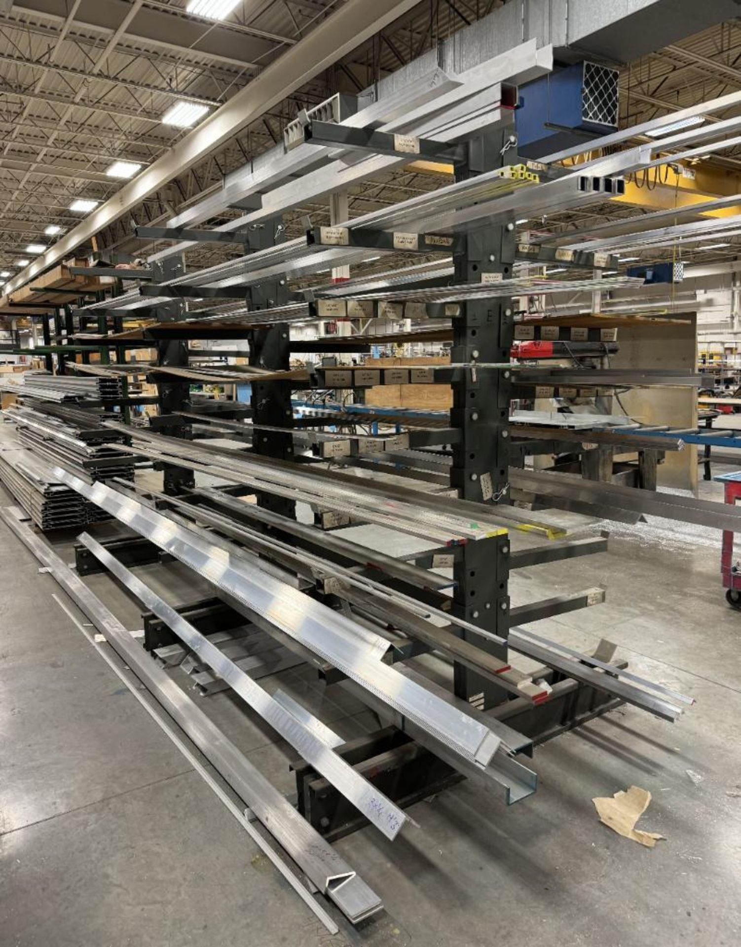 Double Sided Cantilevered Rack, Approximate 152