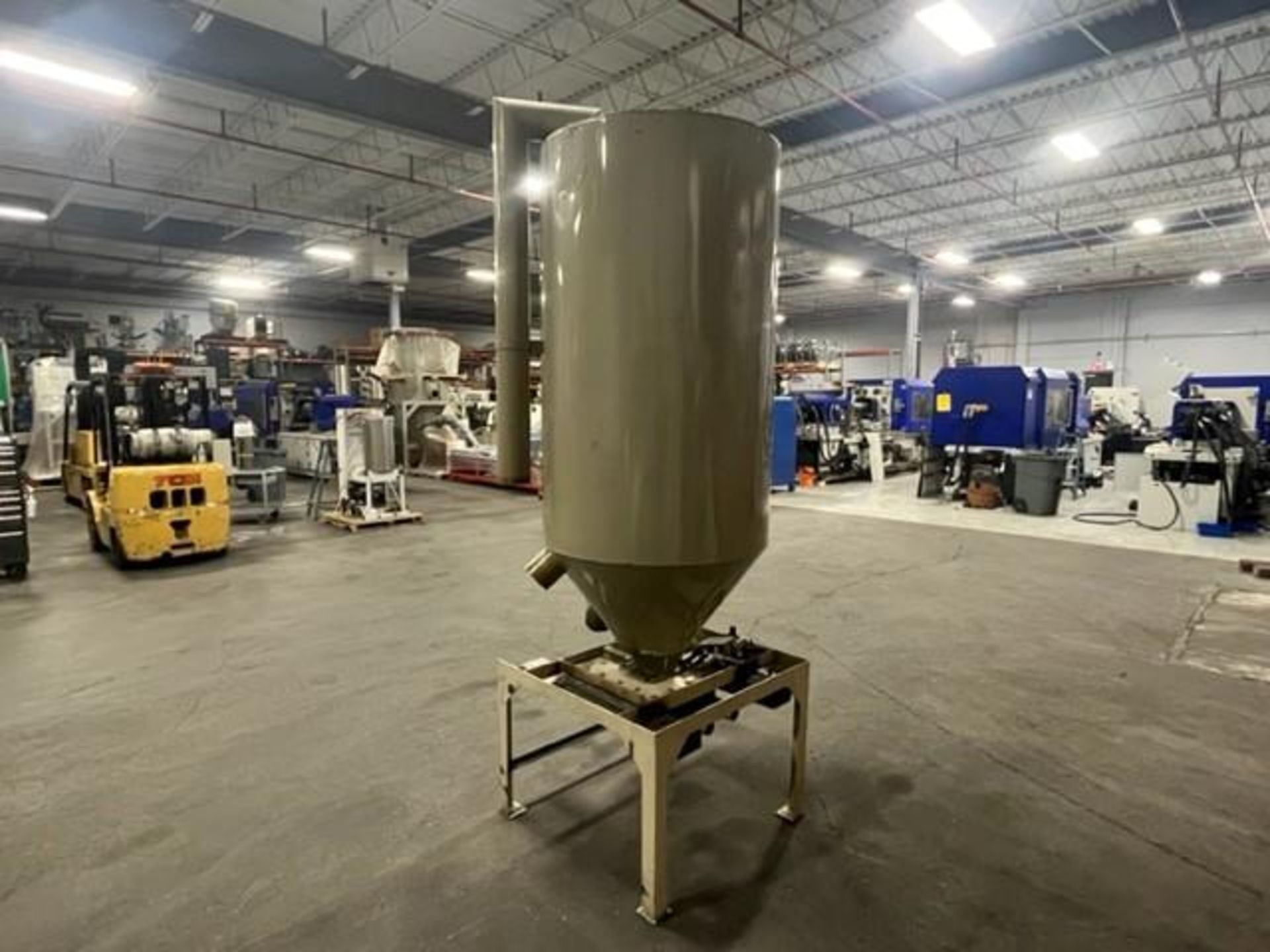 735 lb. Conair Material Storage Hopper with Loader - Image 3 of 11
