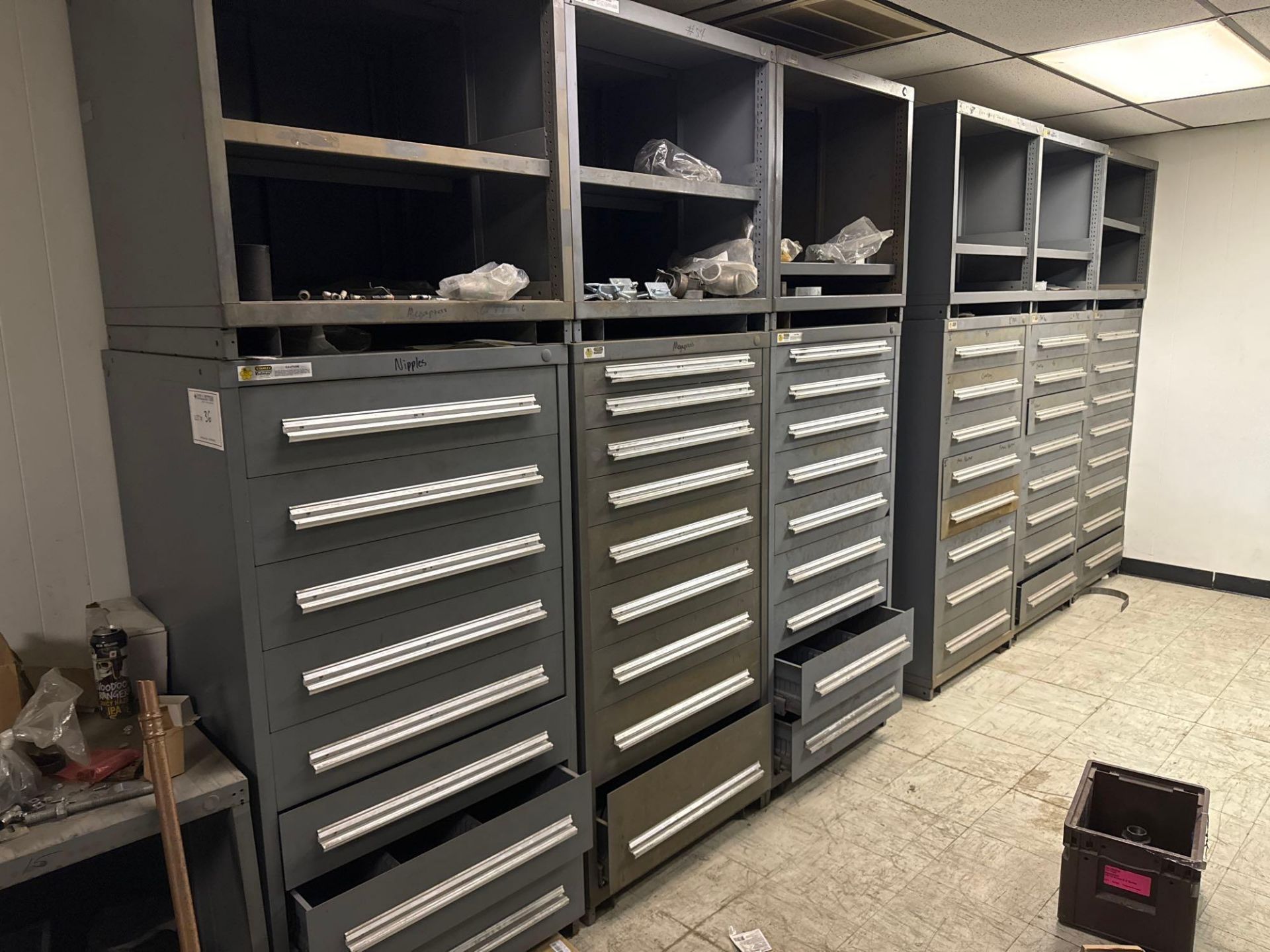 18 Vidmar Tool Boxes