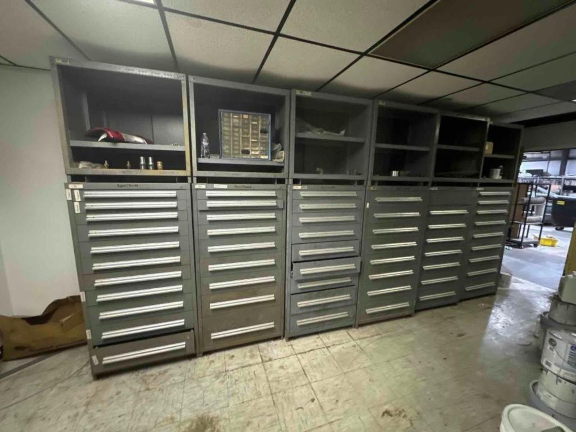 18 Vidmar Tool Boxes - Image 2 of 3