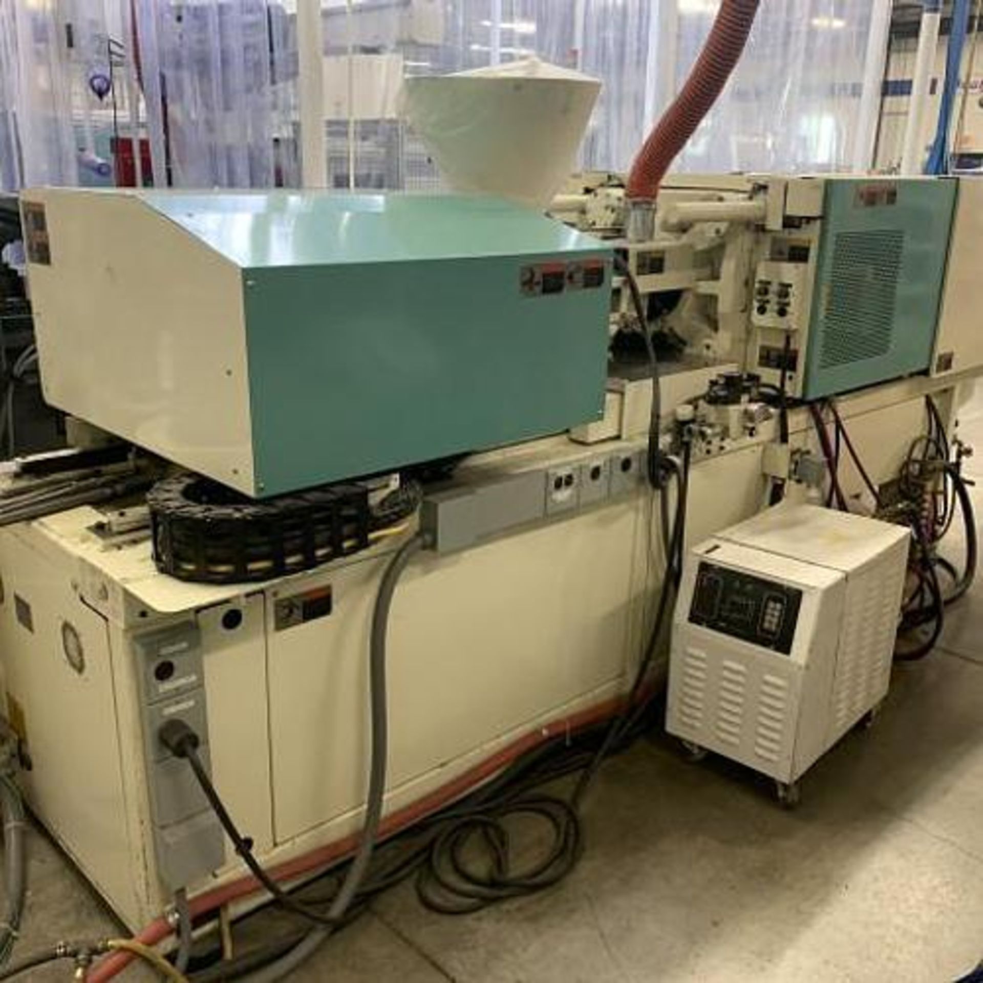 110 Ton, 6.3 oz., All-Electric Niigata Injection Molding Machine - Image 5 of 10