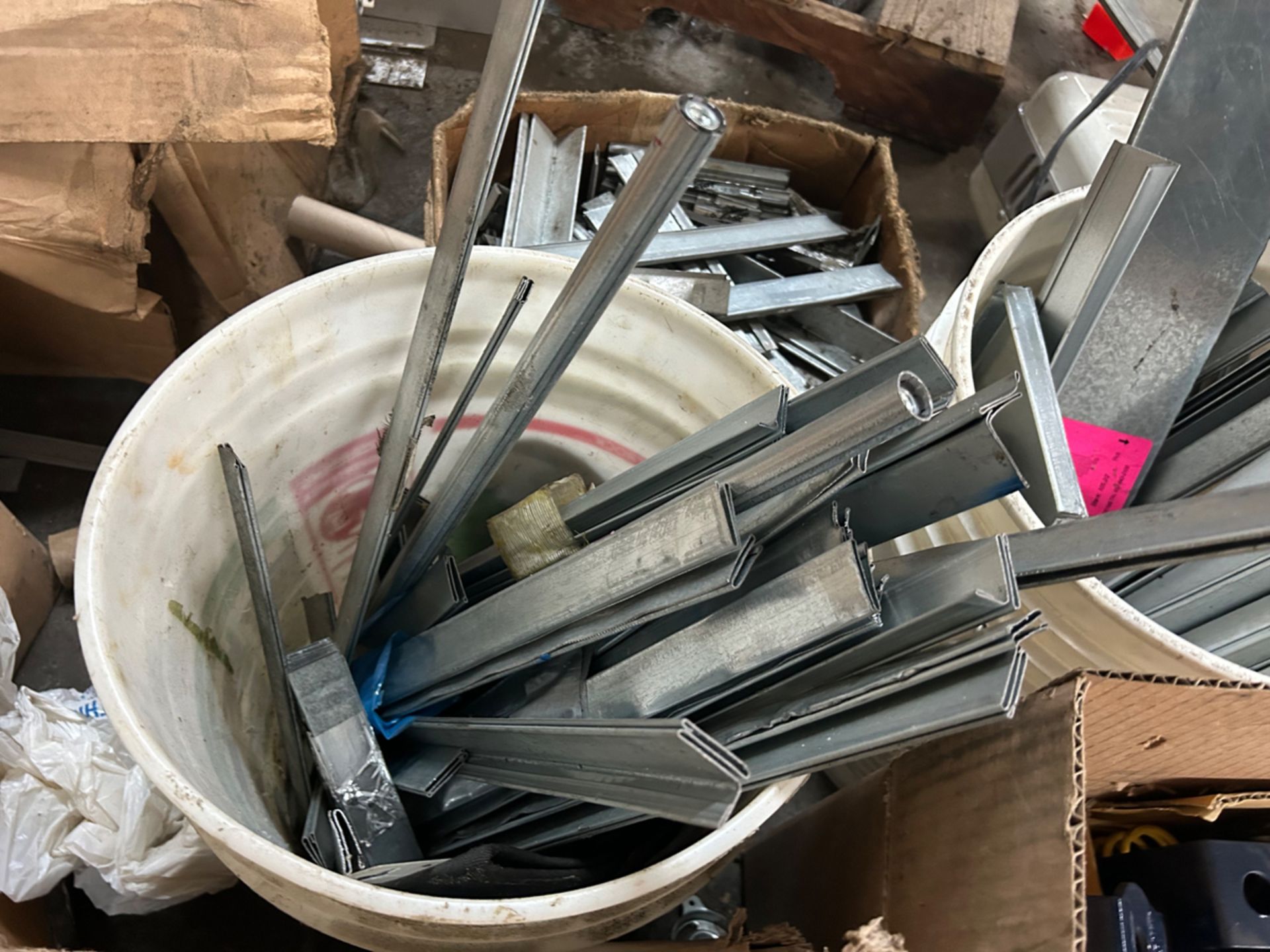 A Group of Ass't Galvanized Steel Brackets and Extrusions - Bild 3 aus 10