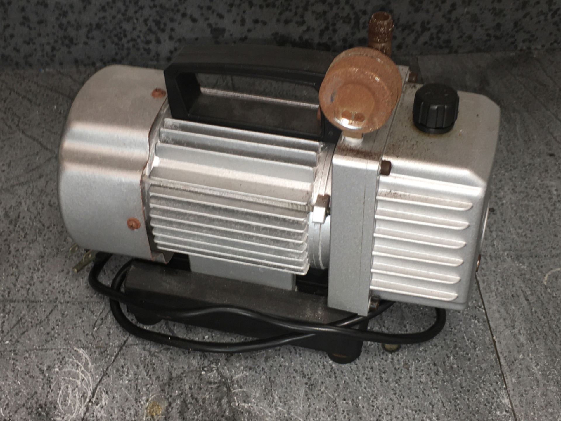 Single-Stage Vacuum Pump, Model XZ-1B - Image 5 of 7