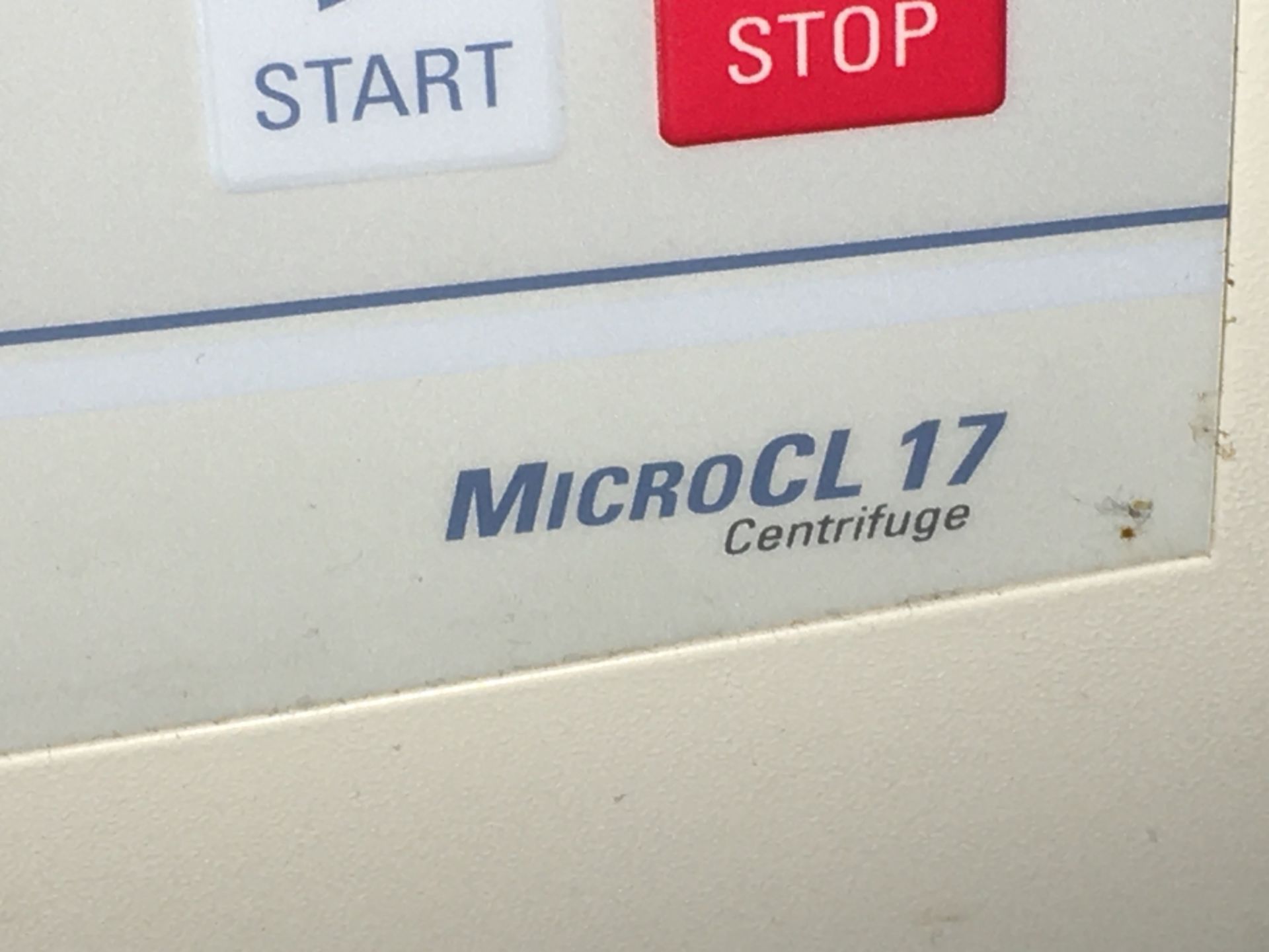ThermoFisher Scientific, Centrifuge, Model MicroCL 17 - Image 5 of 8
