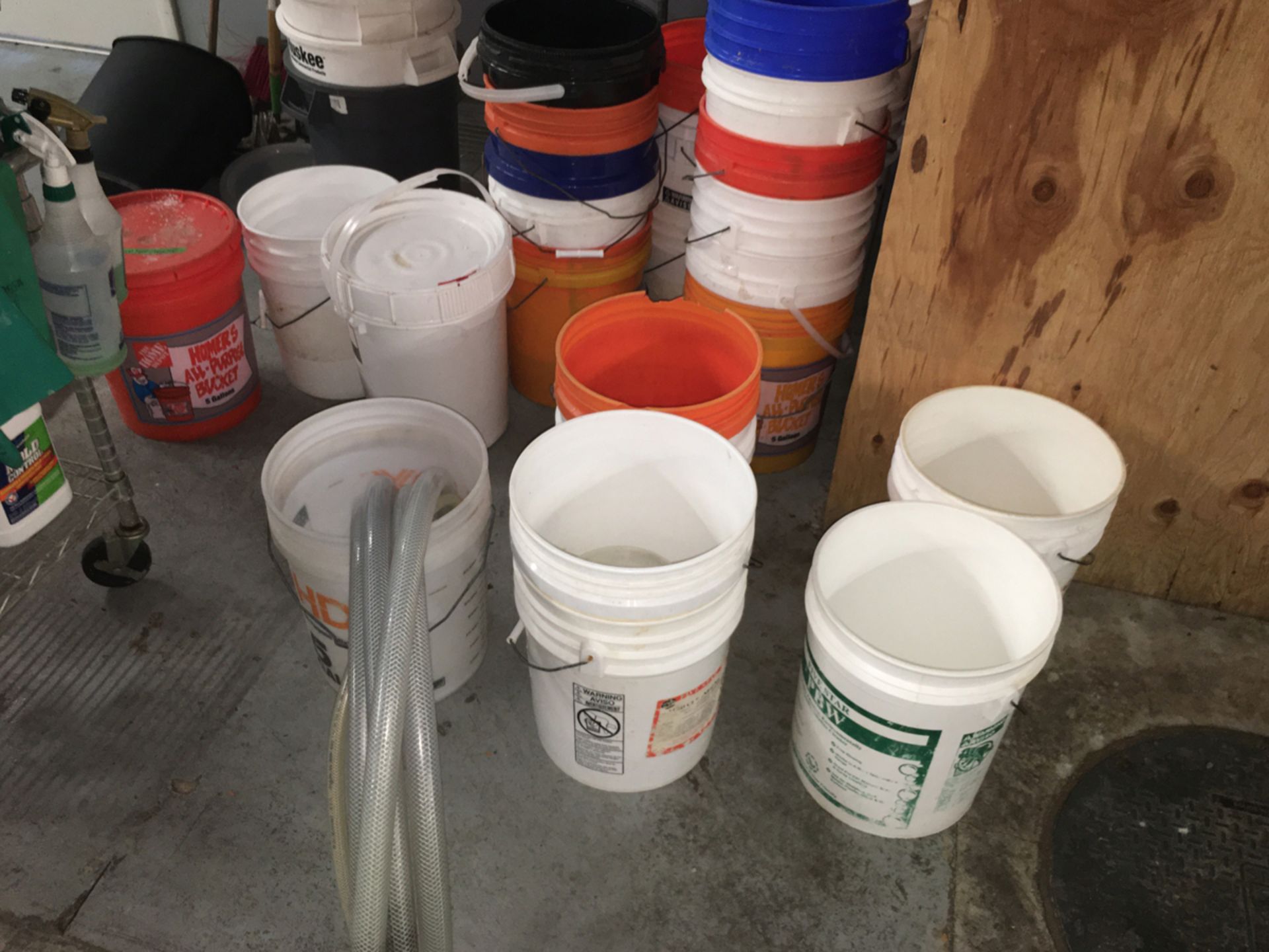 A Group of Tools, Buckets, And Storage - Image 8 of 13