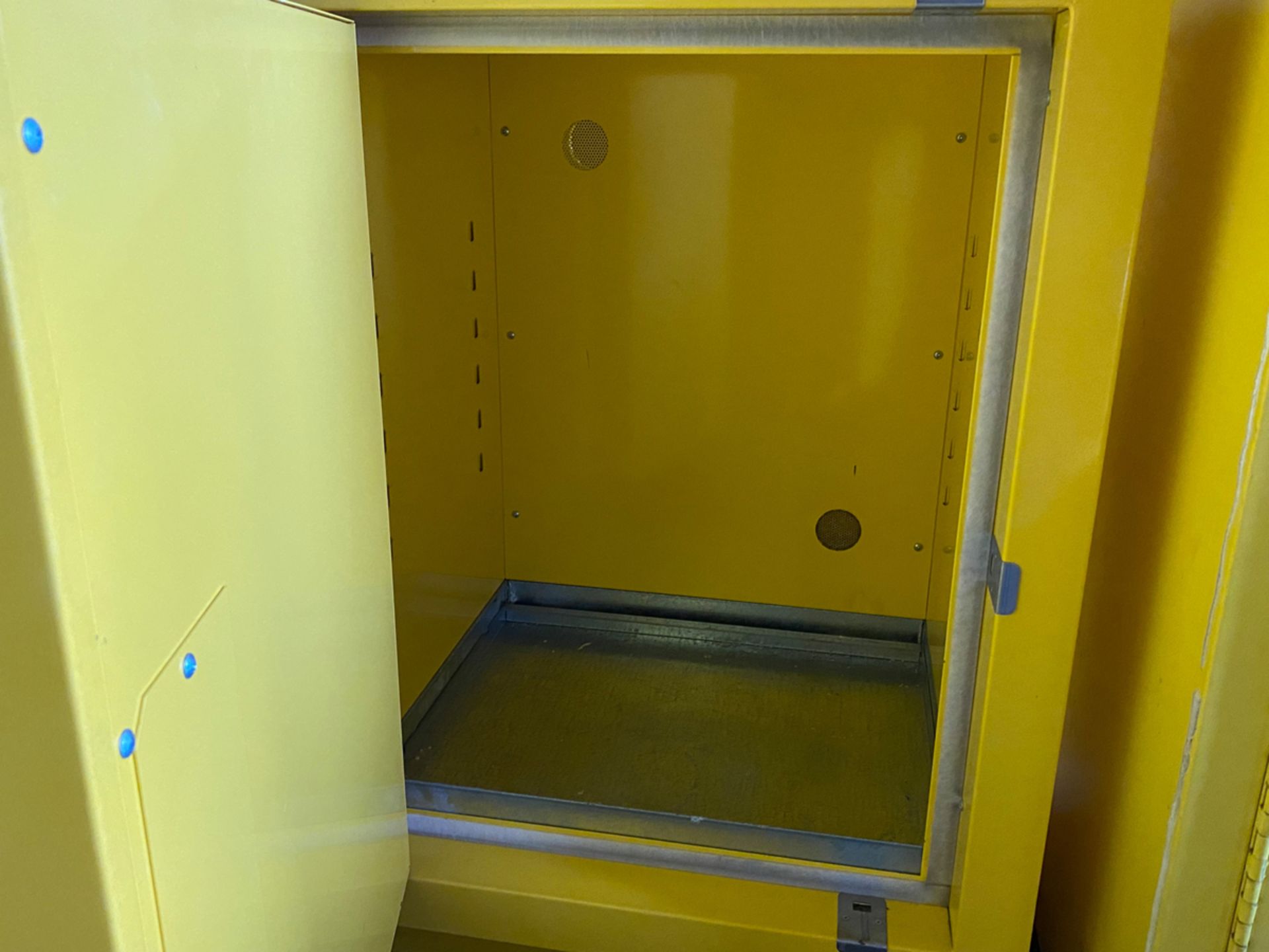 Flammable Liquid Safety Storage Cabinet - Image 3 of 4