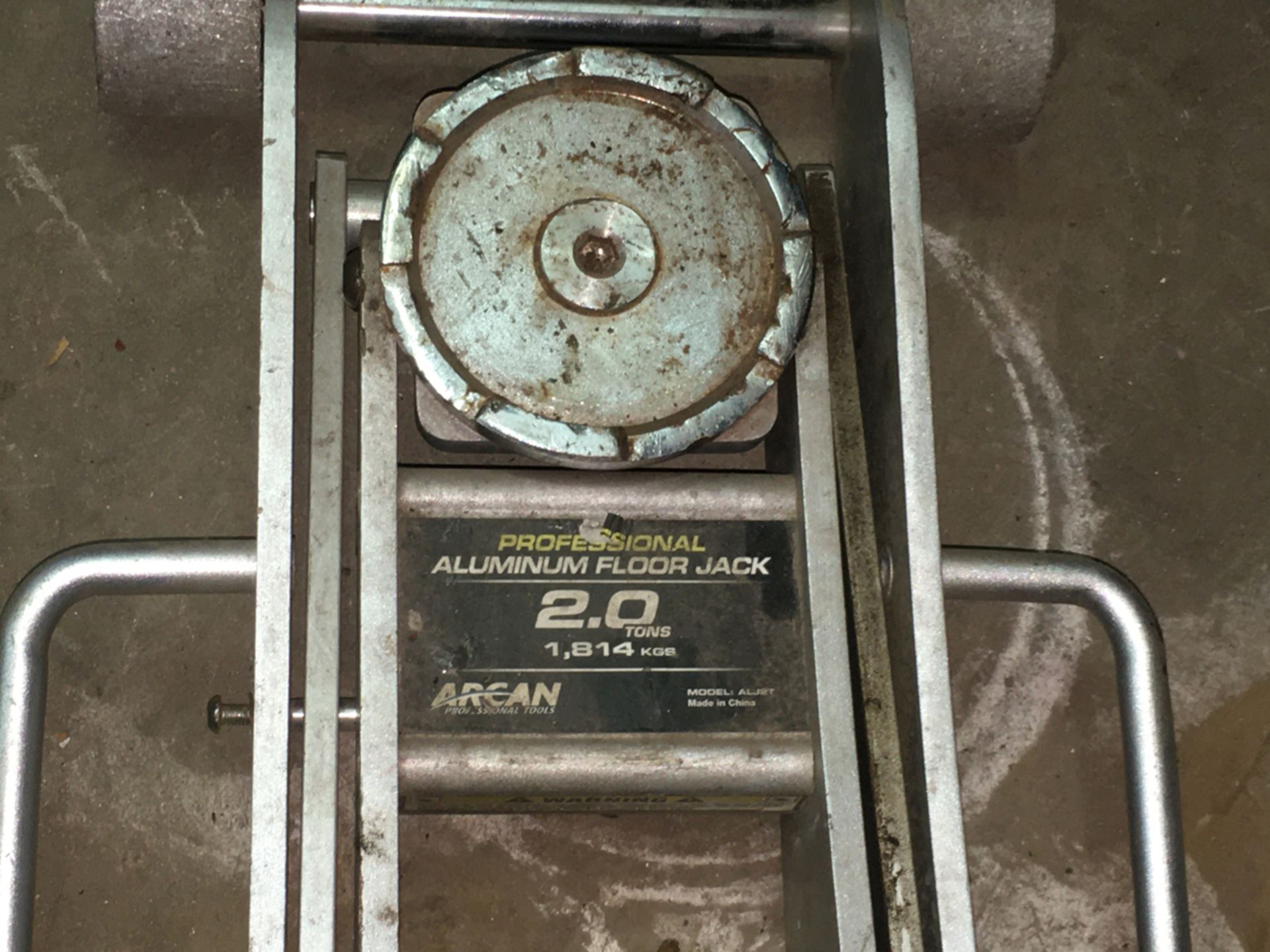 Arcan 2-Ton Professional Aluminum Floor Jack - Image 2 of 3