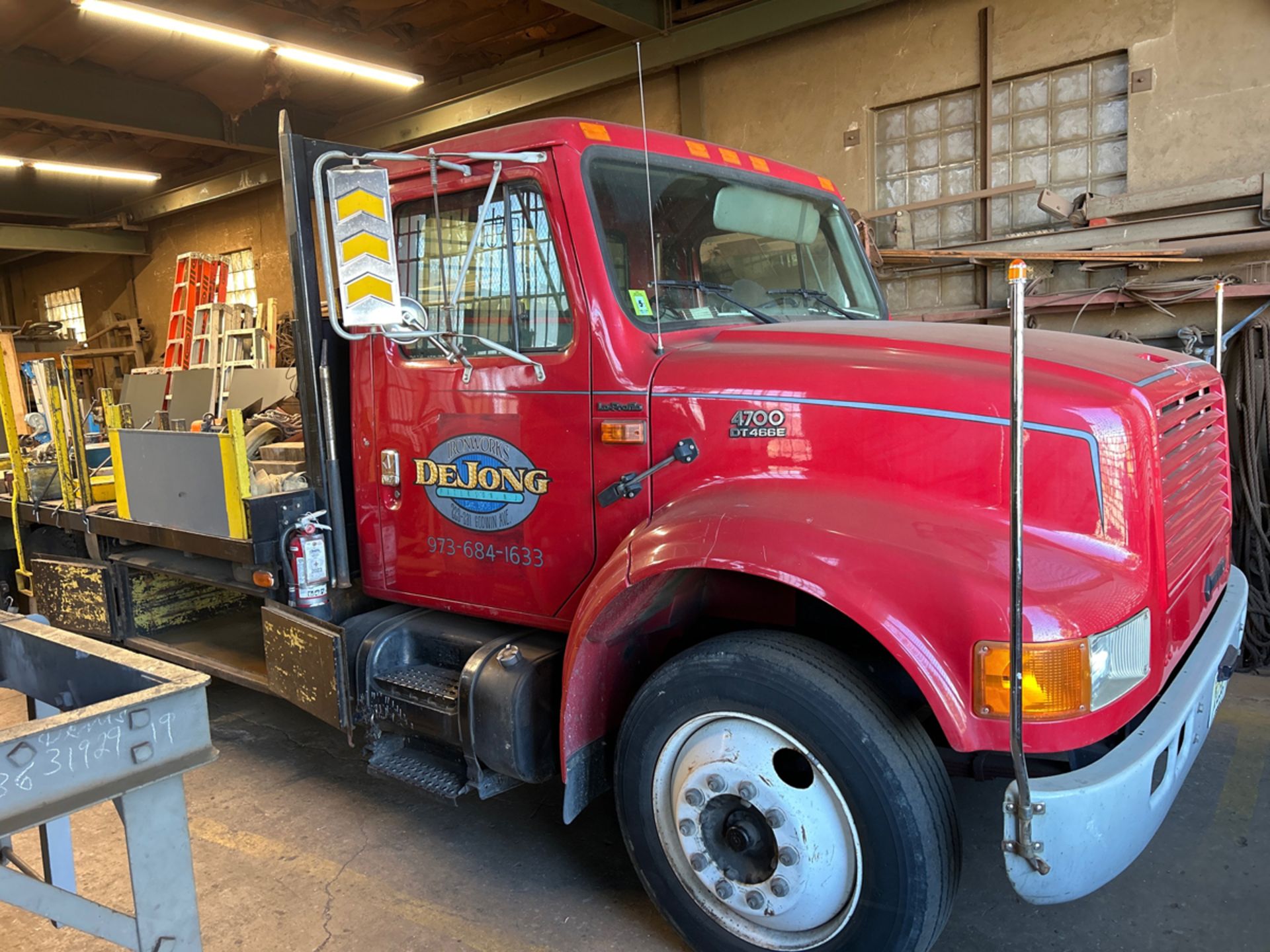 2001 International 4700 LP 4x2 Flat Bed Truck