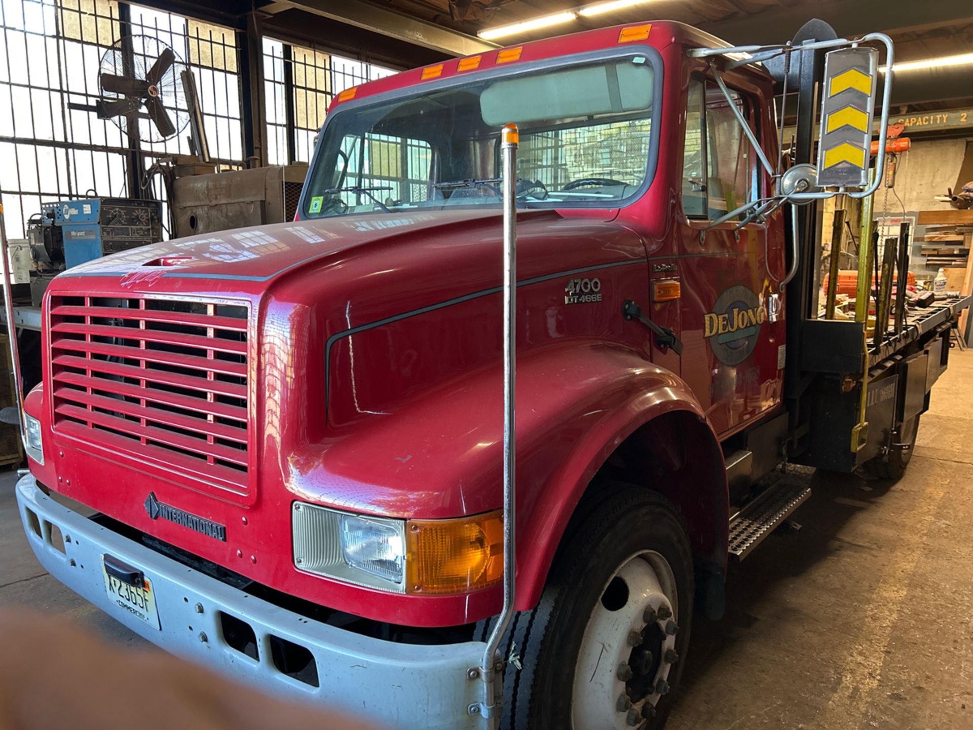 2001 International 4700 LP 4x2 Flat Bed Truck - Image 3 of 15