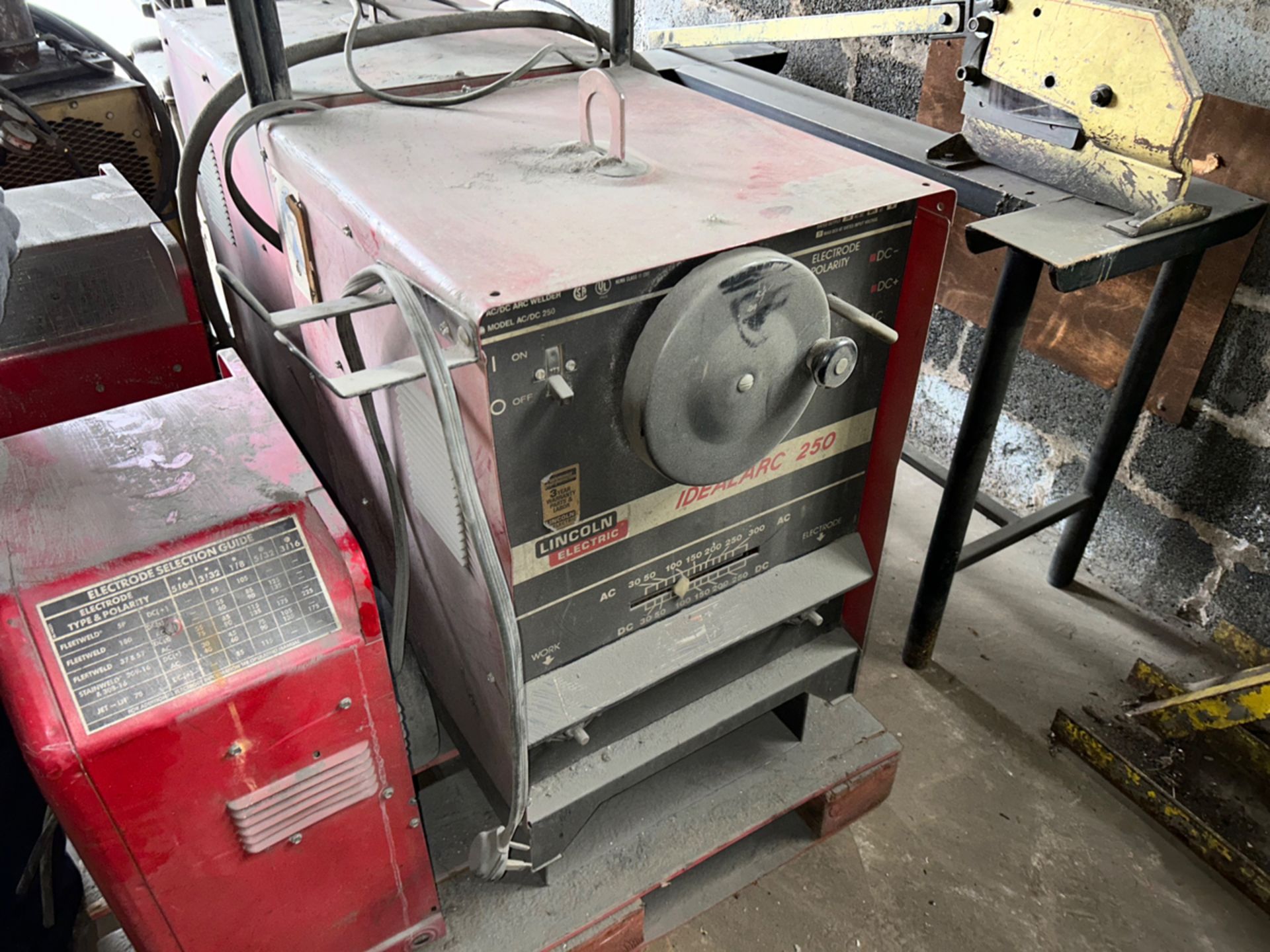 Lincoln Electric IdealArc 250 Stick Welder