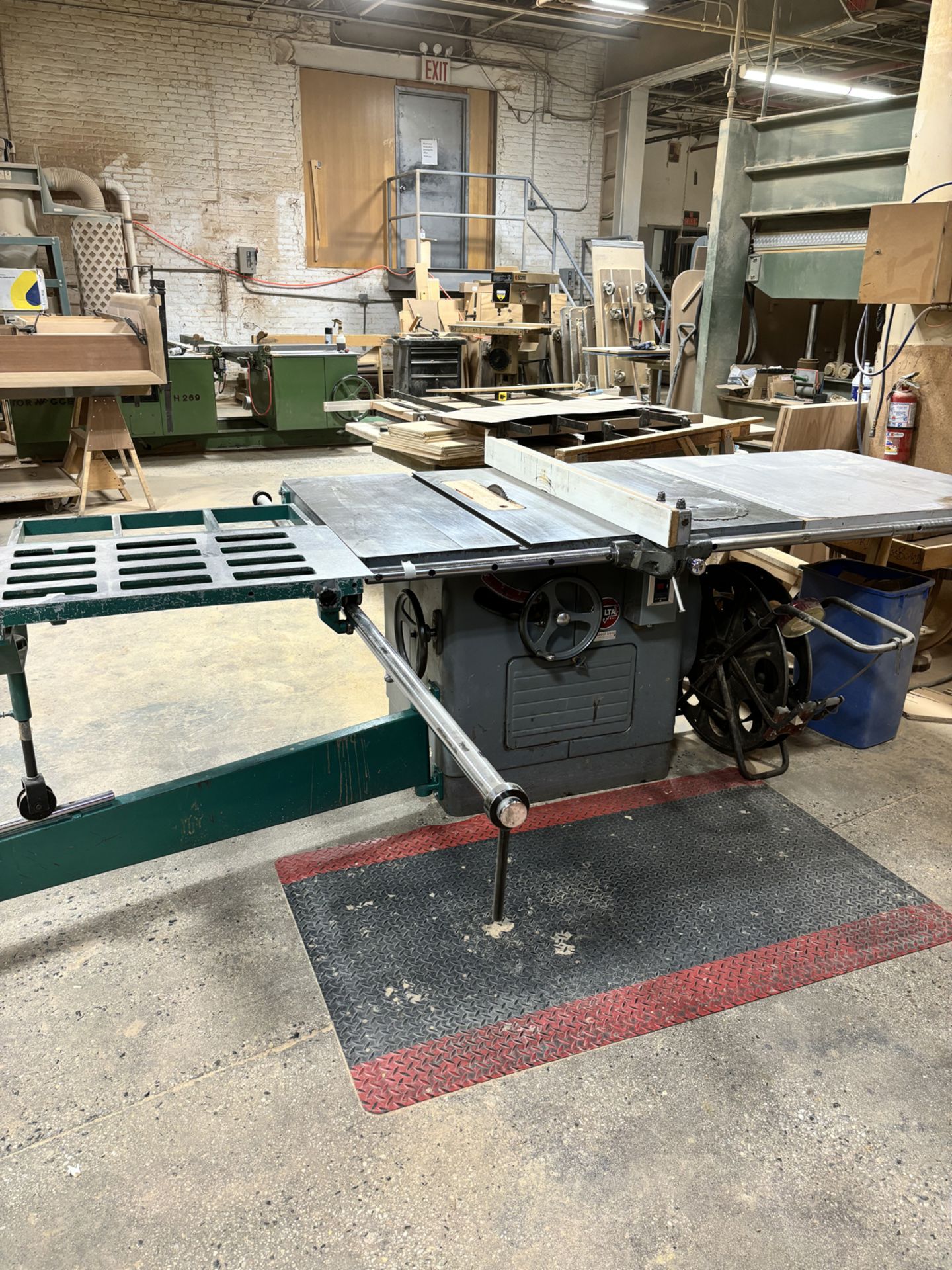 Rockwell Delta Tablesaw - Image 2 of 5
