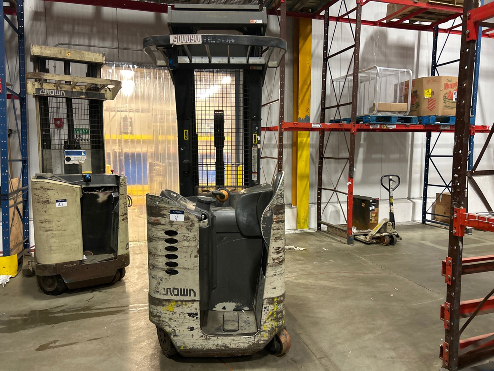 Crown RR5220-35 3,500lbs Electric 36V Reach Truck w/ Charger - Image 3 of 16