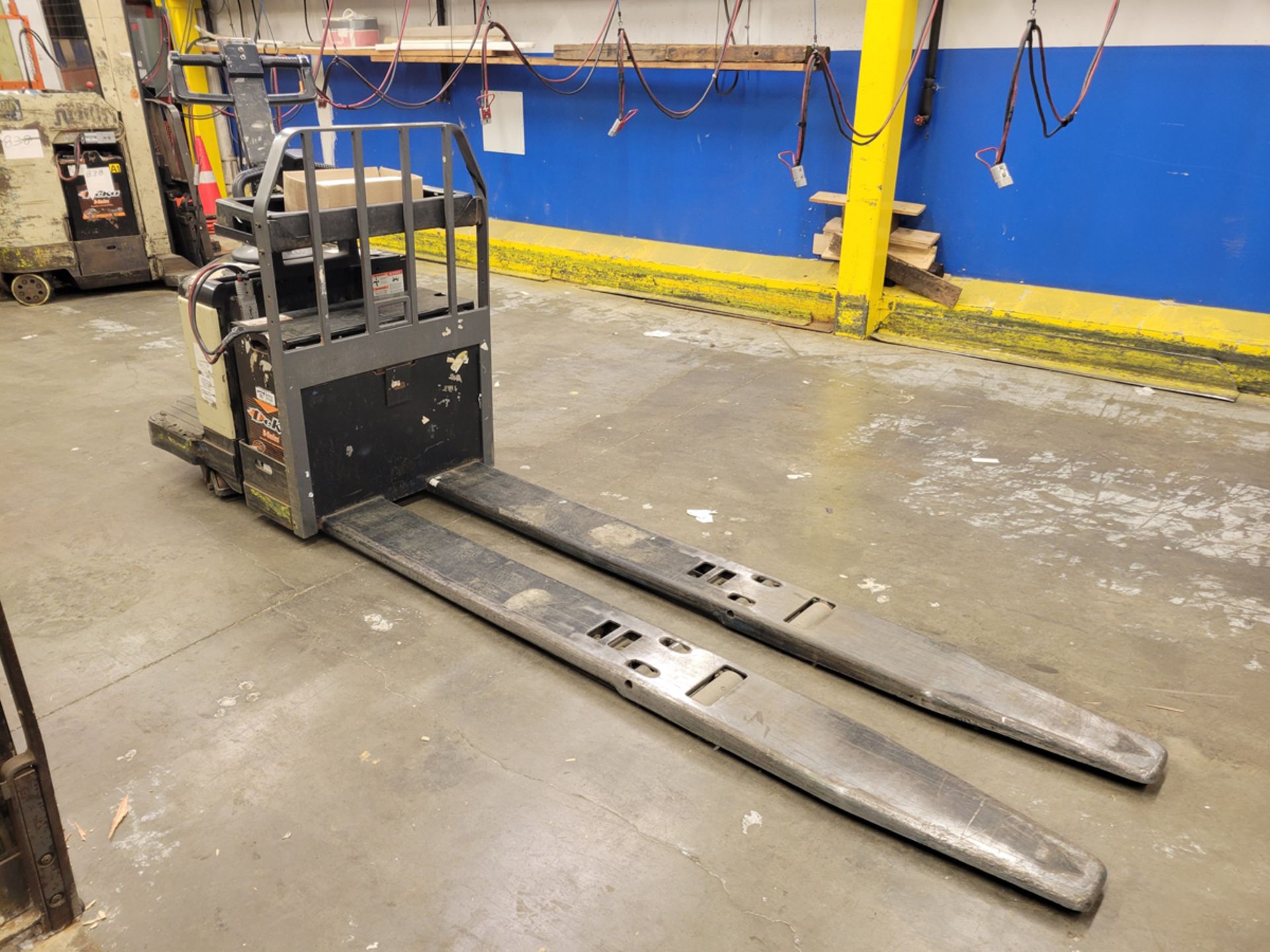 Crown PE3540-80 8,000lbs Electric 24V Rider Pallet Jack w/ Charger - Image 2 of 10