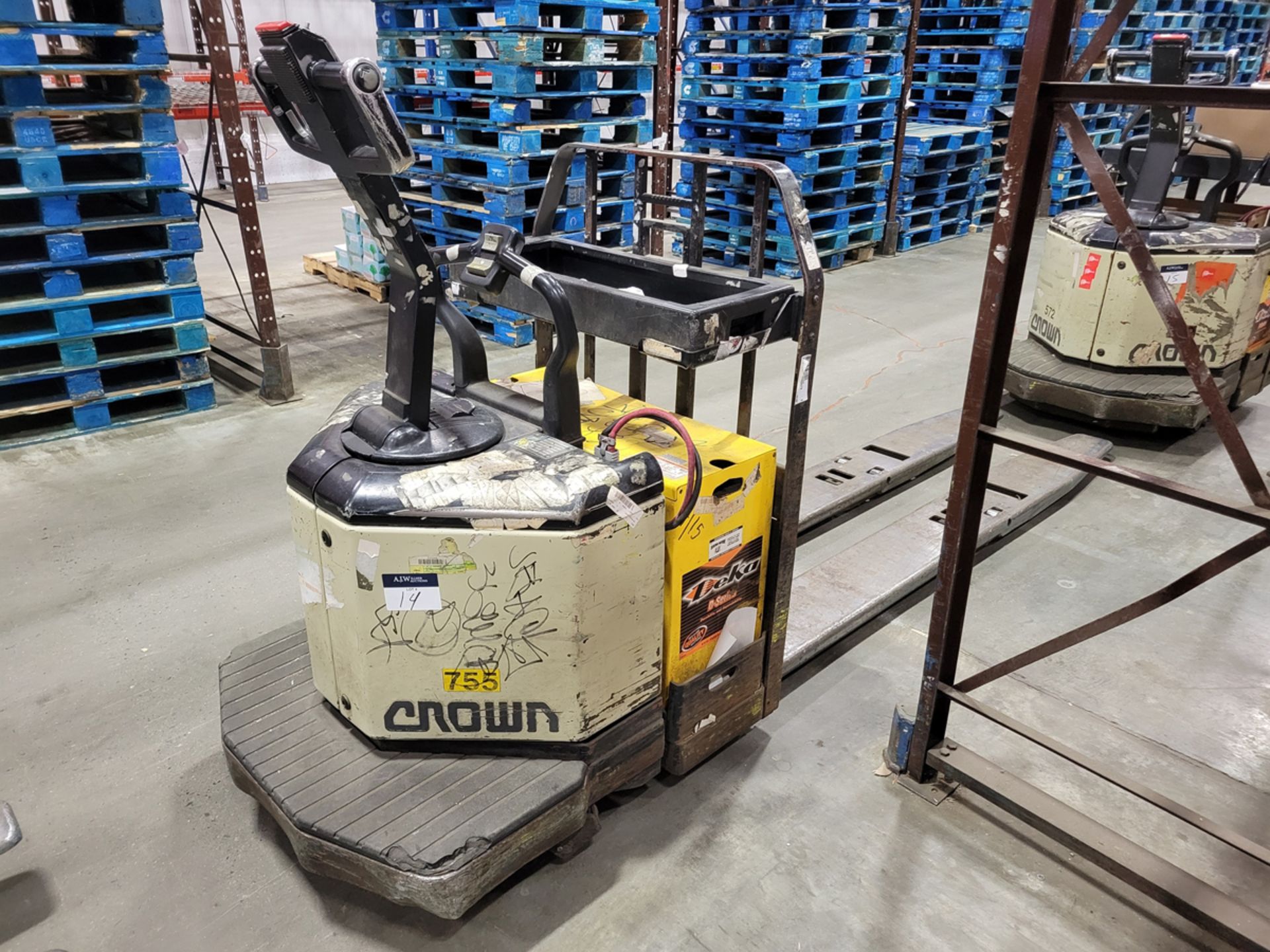 Crown PE3520-60 6,000lbs Electric 24V Rider Pallet Jack w/ Charger - Image 3 of 11
