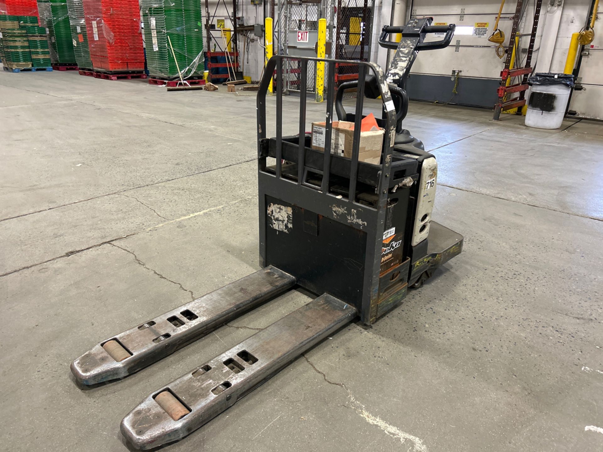 Crown PE4500-60 6,000lbs Electric 24V Rider Pallet Jack - Image 3 of 9