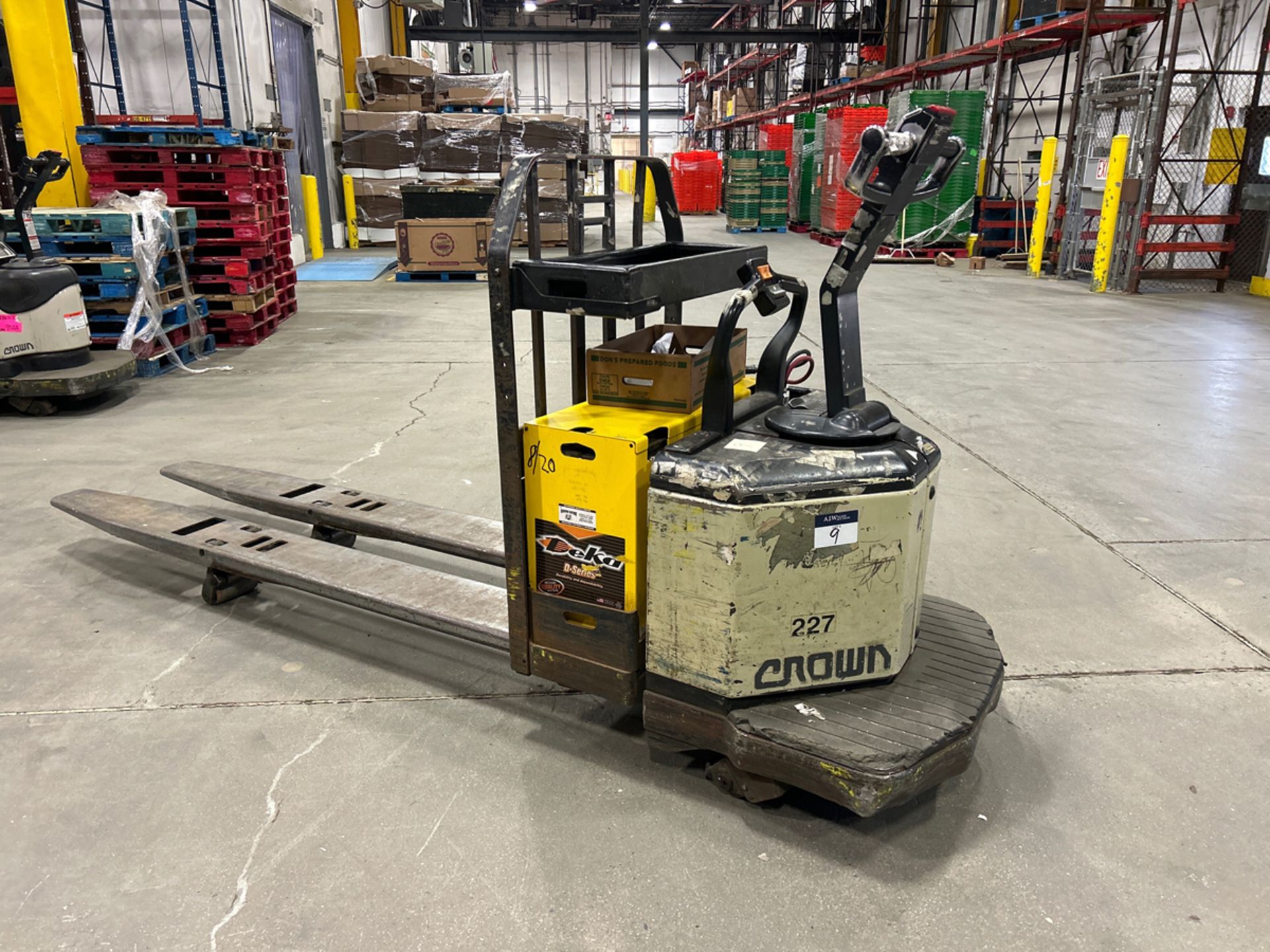 Crown PE3520-60 6,000lbs Electric 24V Rider Pallet Jack w/ Charger - Image 2 of 13