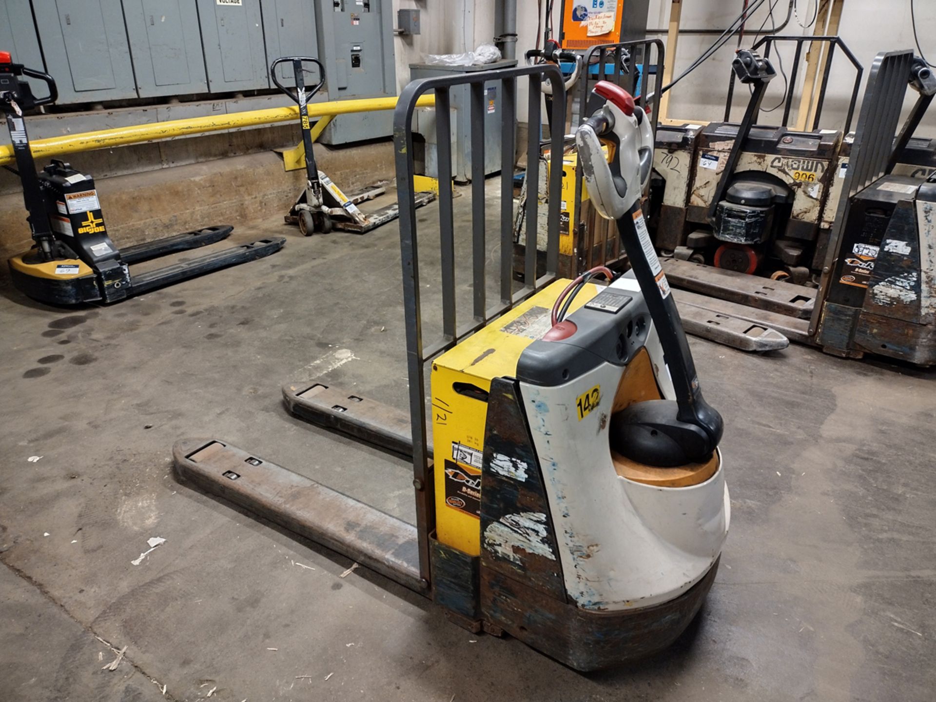 Crown WP3045-45 4,500lbs Electric 24V Walk-Behind Pallet Jack With Charger - Image 2 of 9