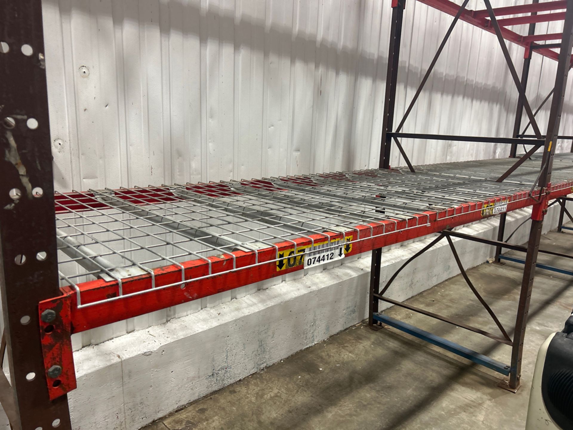 A Group of Structural Pallet Racking, 19' Tall, Approx. 96 Sections - Bild 7 aus 17