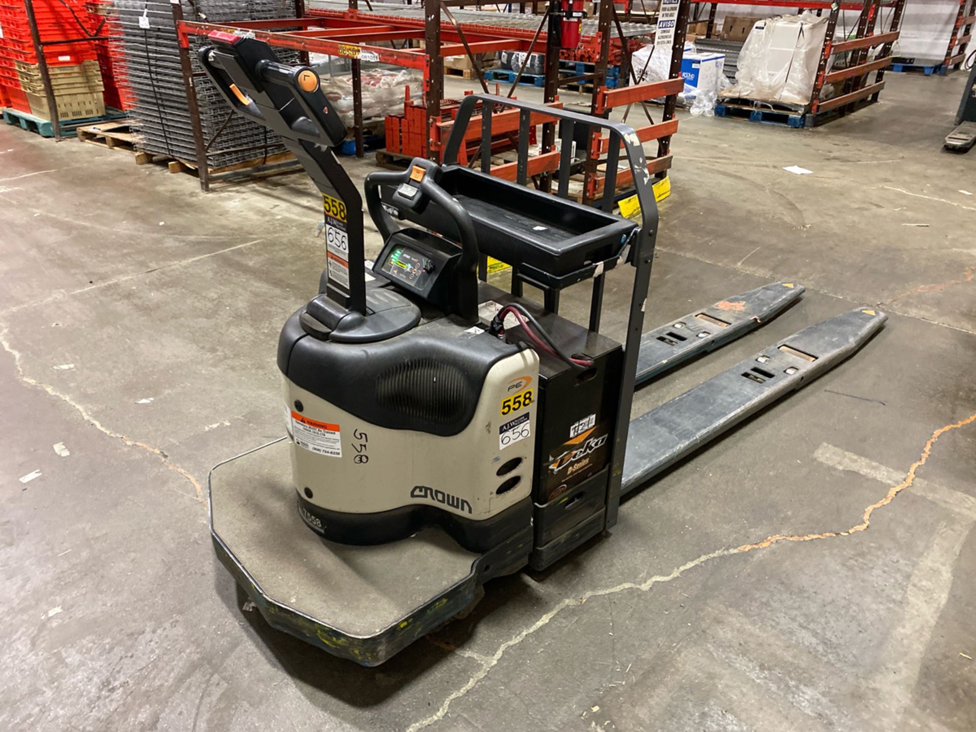 Crown PE4500-60 6,000lbs Electric 24V Rider Pallet Jack - Image 4 of 7