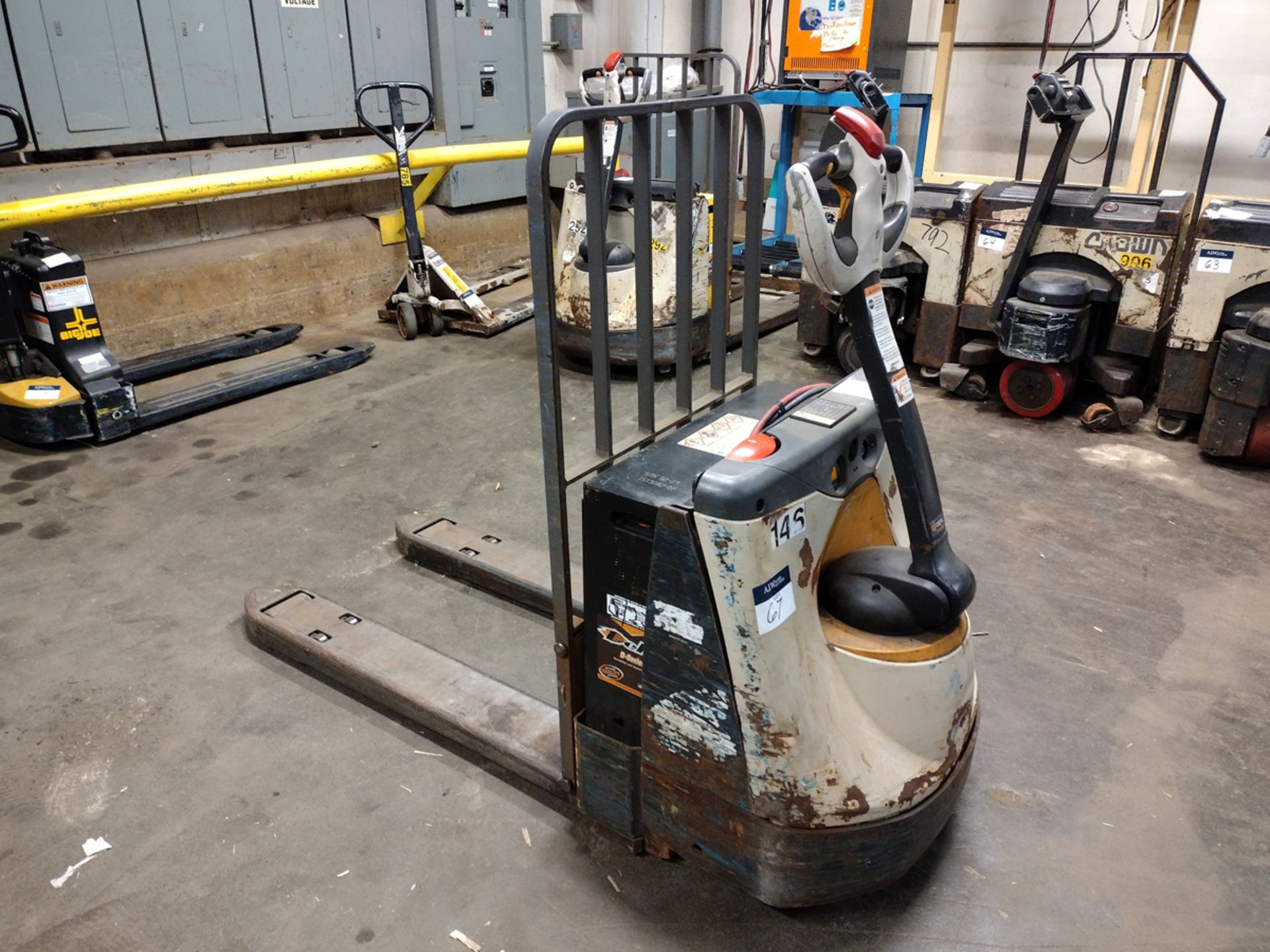 Crown WP-3045-45 4,500lbs Electric 24V Walk-Behind Pallet Jack - Image 2 of 6