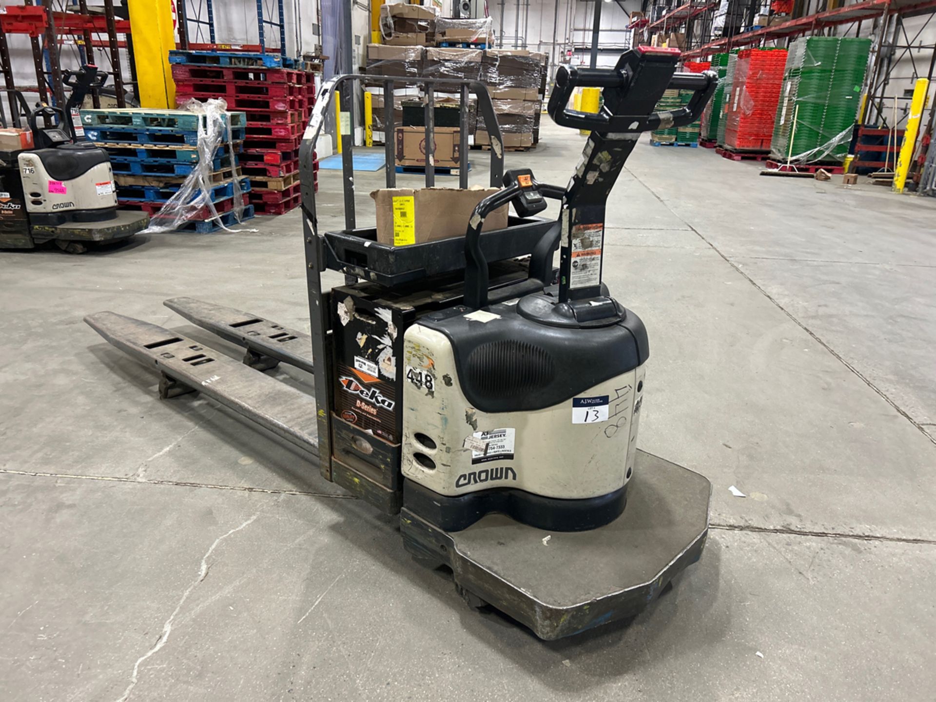 Crown PE4000-60 6,000lbs Electric 24V Rider Pallet Jack w/ Charger - Image 4 of 13