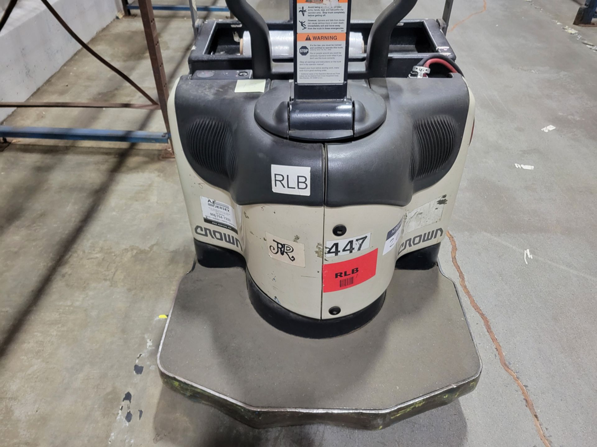 Crown PE4000-60 6,000lbs Electric 24V Rider Pallet Jack - Image 3 of 8