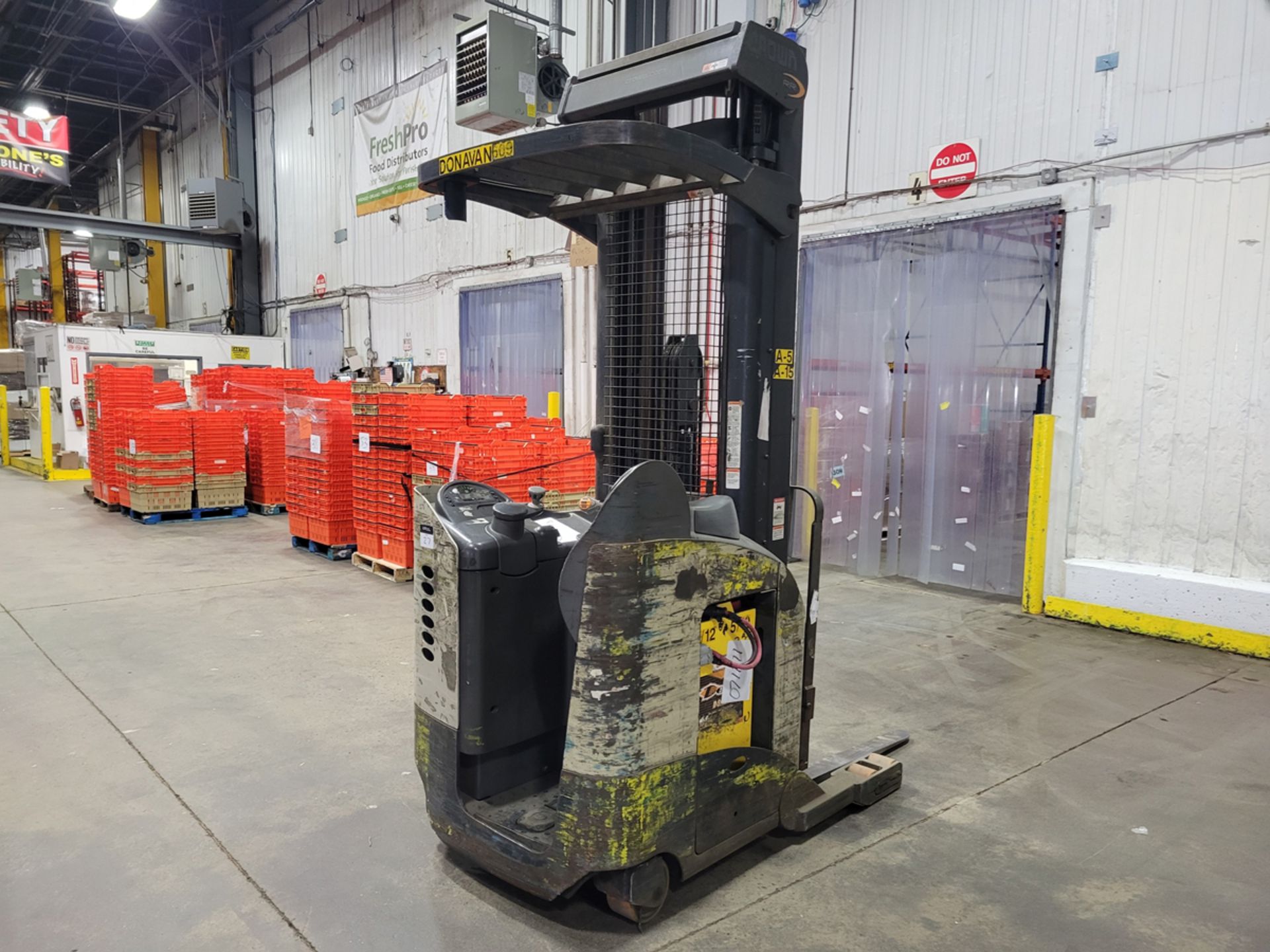 Crown RR5220-35 3,500lbs Electric 36V Reach Truck w/ Charger - Image 3 of 12