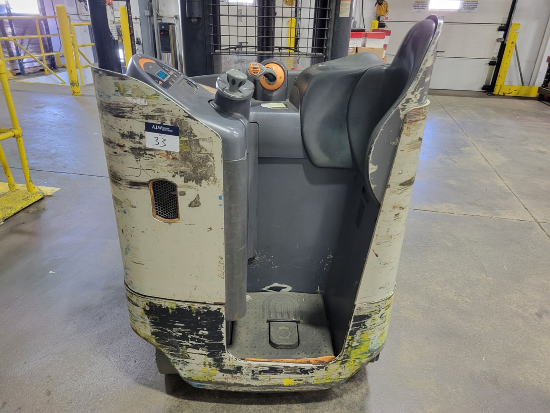 Crown RR5725-35 3,500lbs Electric 36V Reach Truck w/ Charger - Image 7 of 13