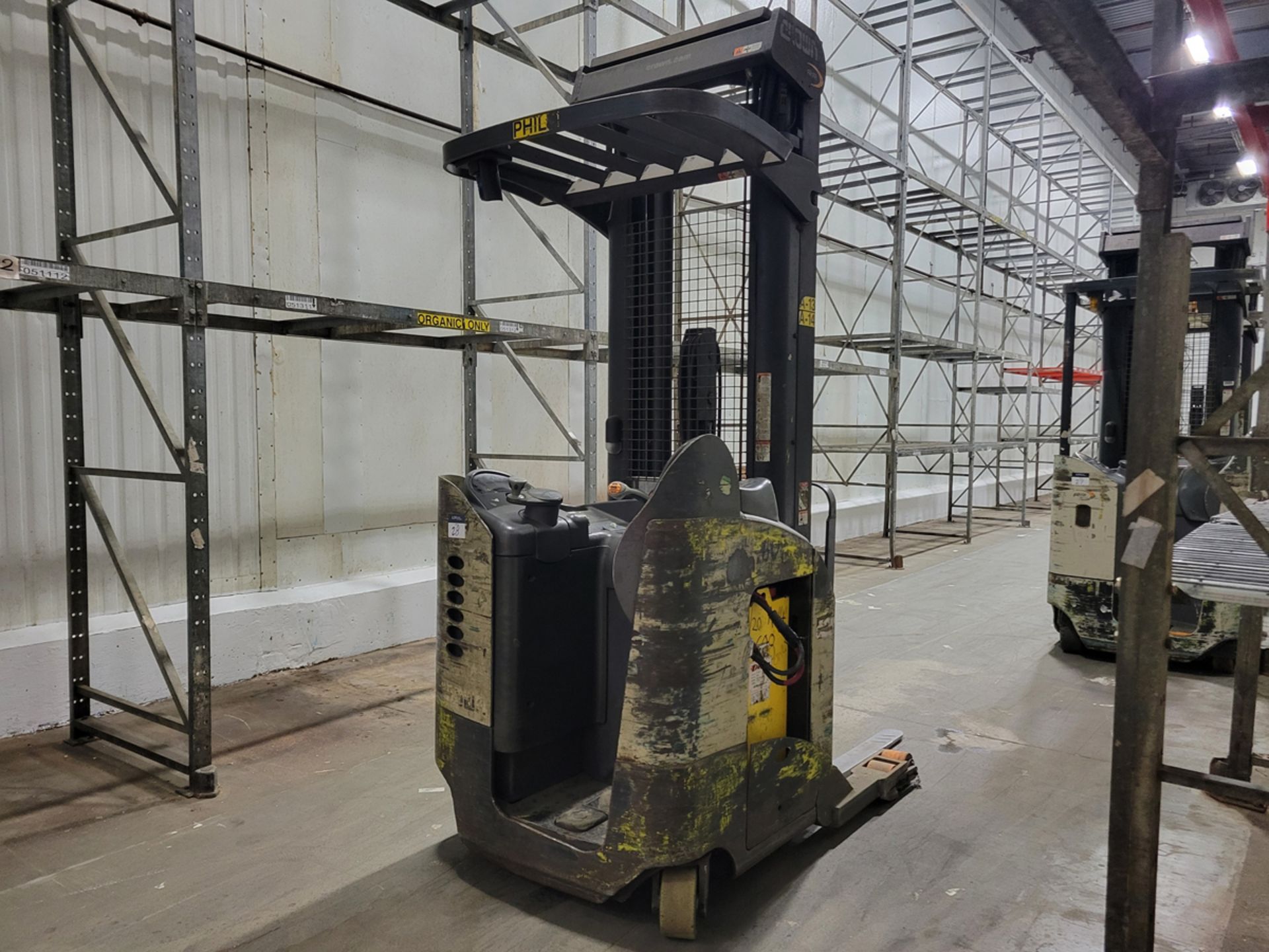 Crown RR5220-35 3,500lbs Electric 36V Reach Truck w/ Charger - Image 3 of 14