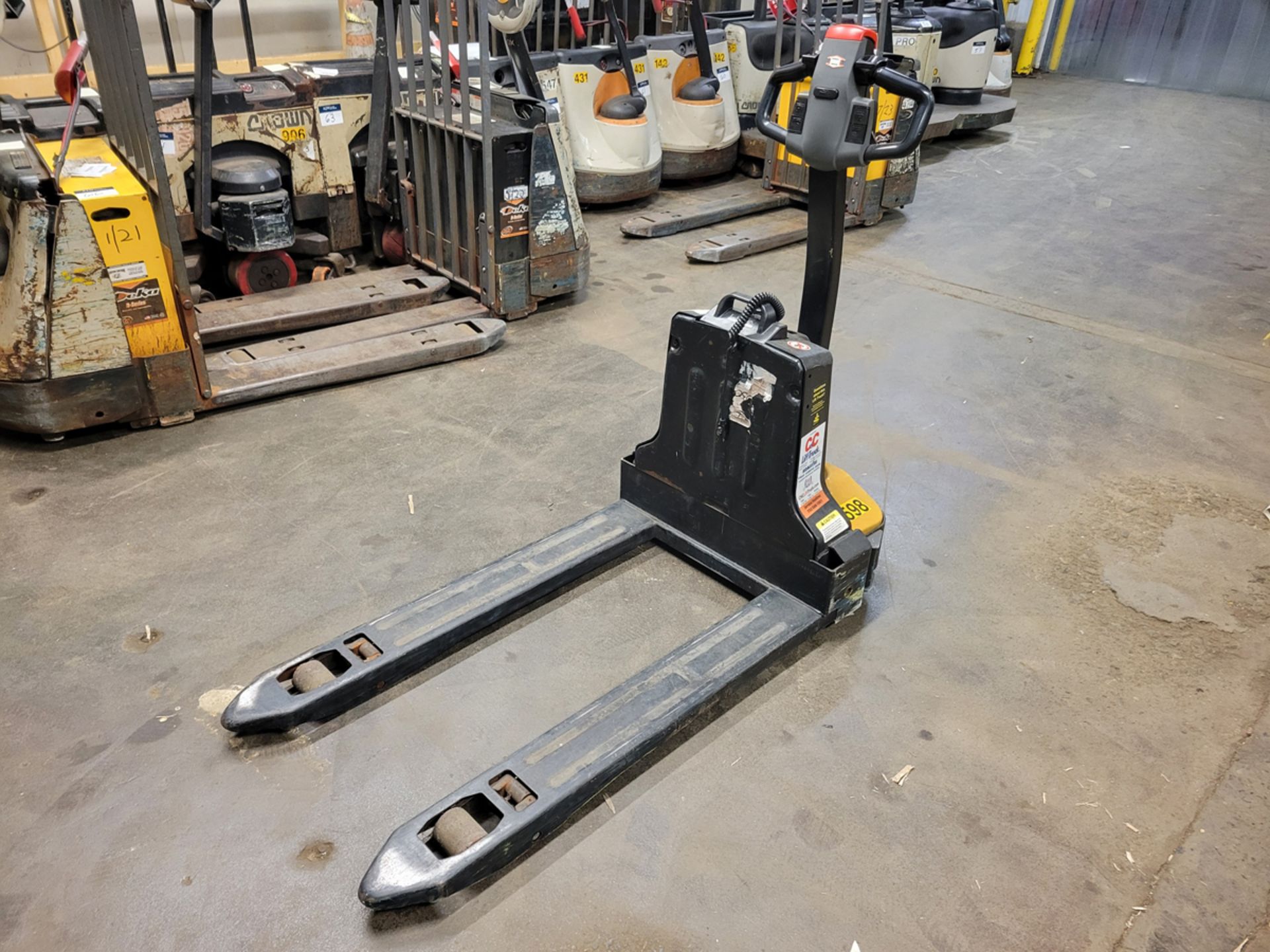 Big Joe LPT33 3,300lbs Electric 24V Pallet Jack - Image 4 of 8