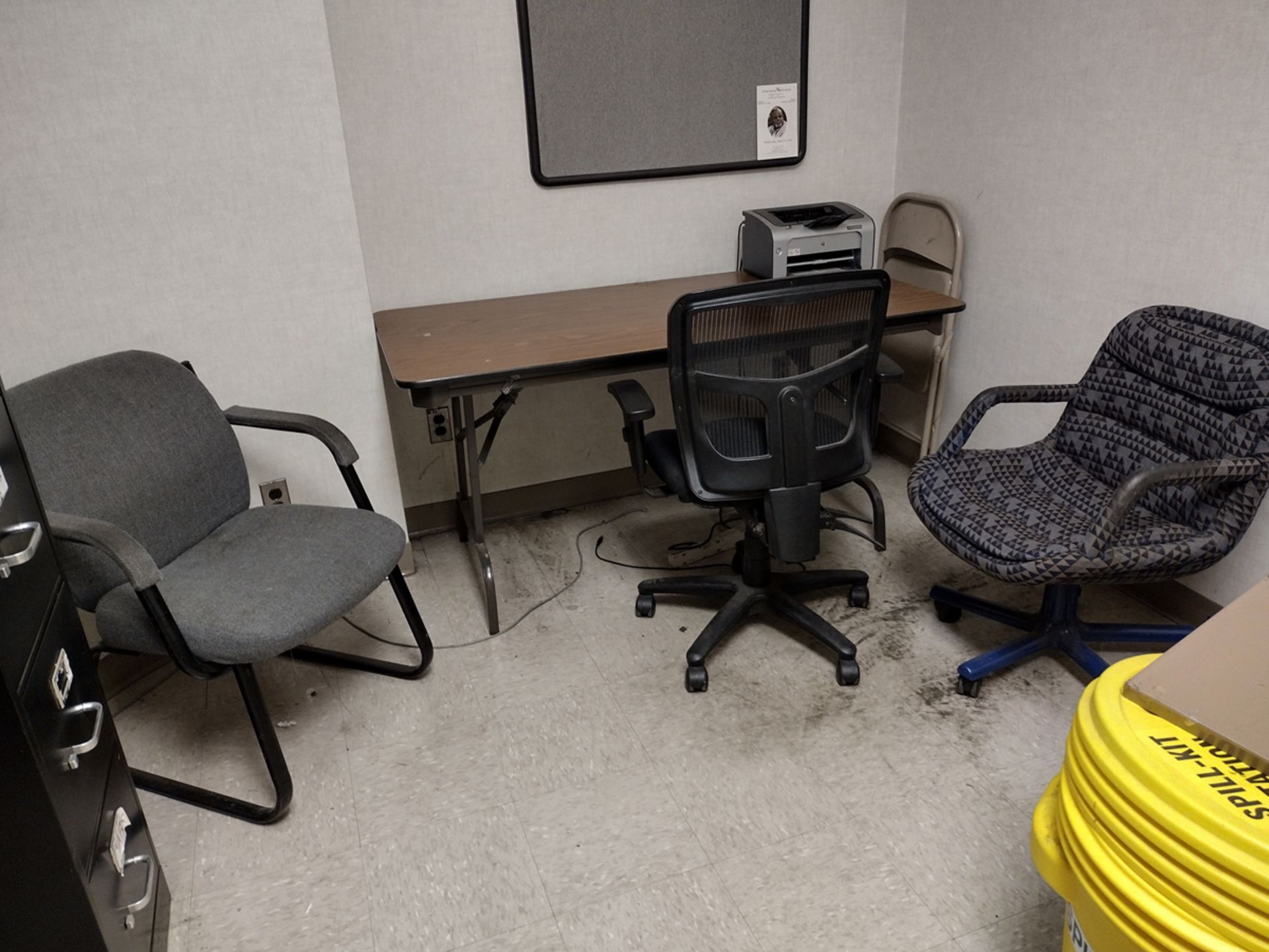 Group of Furniture Throughout Rooms - Image 17 of 17