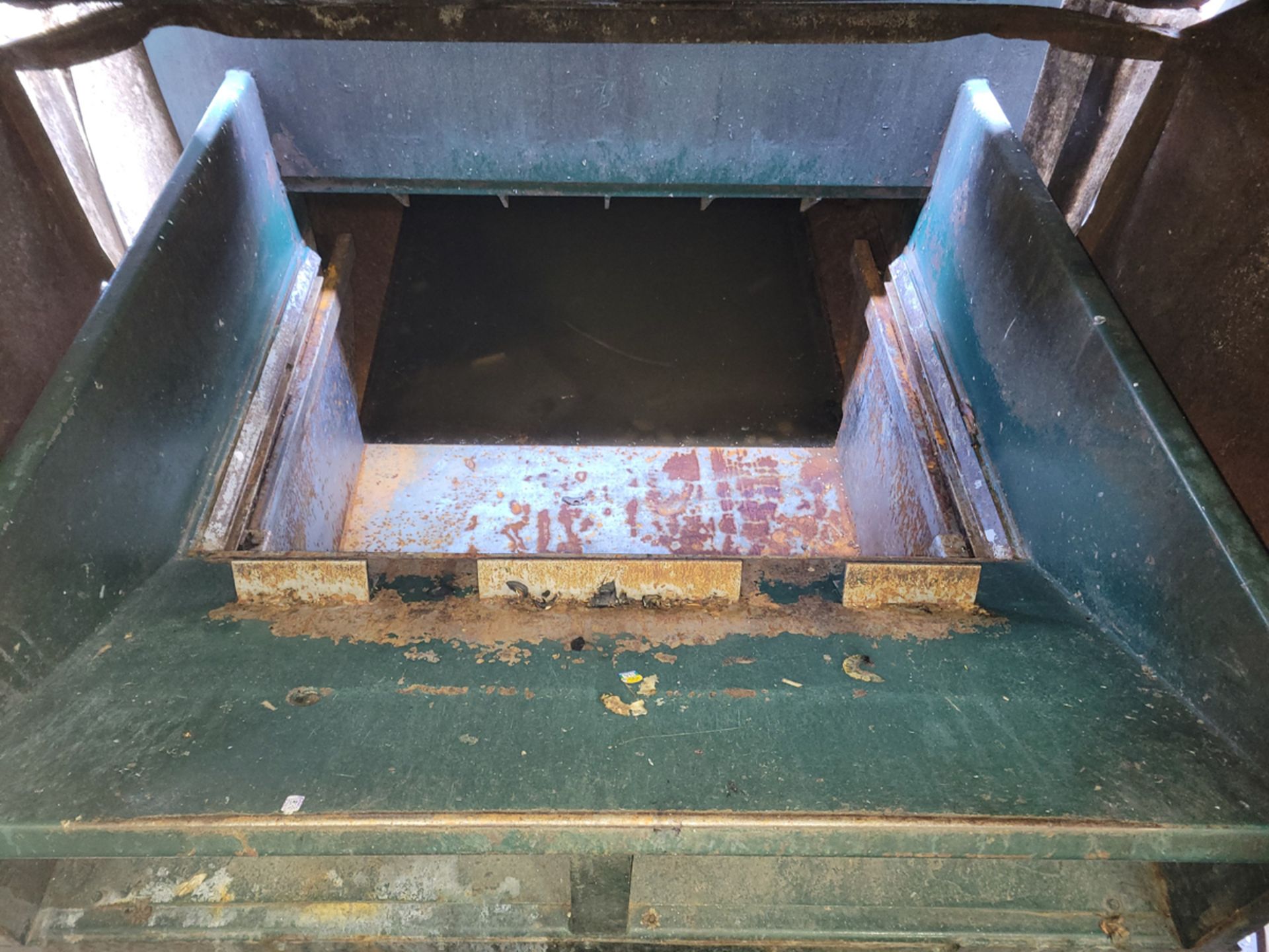 Wastequip Galbreath Commercial Trash Compactor - Image 11 of 14