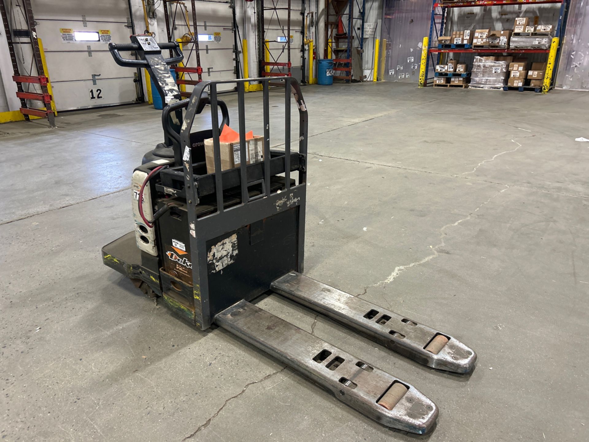 Crown PE4500-60 6,000lbs Electric 24V Rider Pallet Jack - Image 2 of 9
