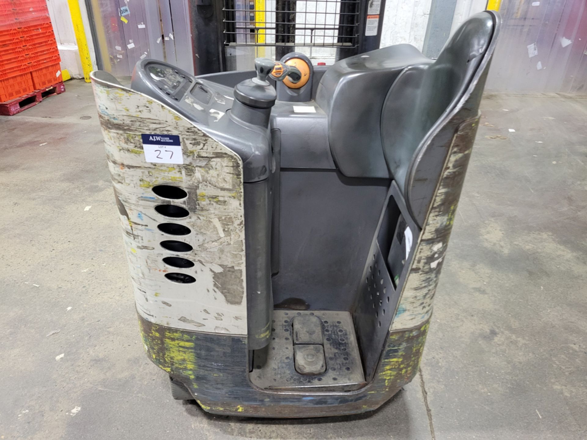 Crown RR5220-35 3,500lbs Electric 36V Reach Truck w/ Charger - Image 6 of 12
