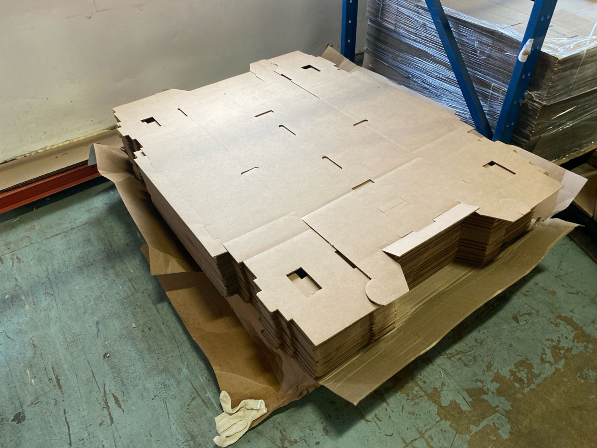 {Group} Pallets Fresh Pro Branded Cardboard Boxes - Image 6 of 7