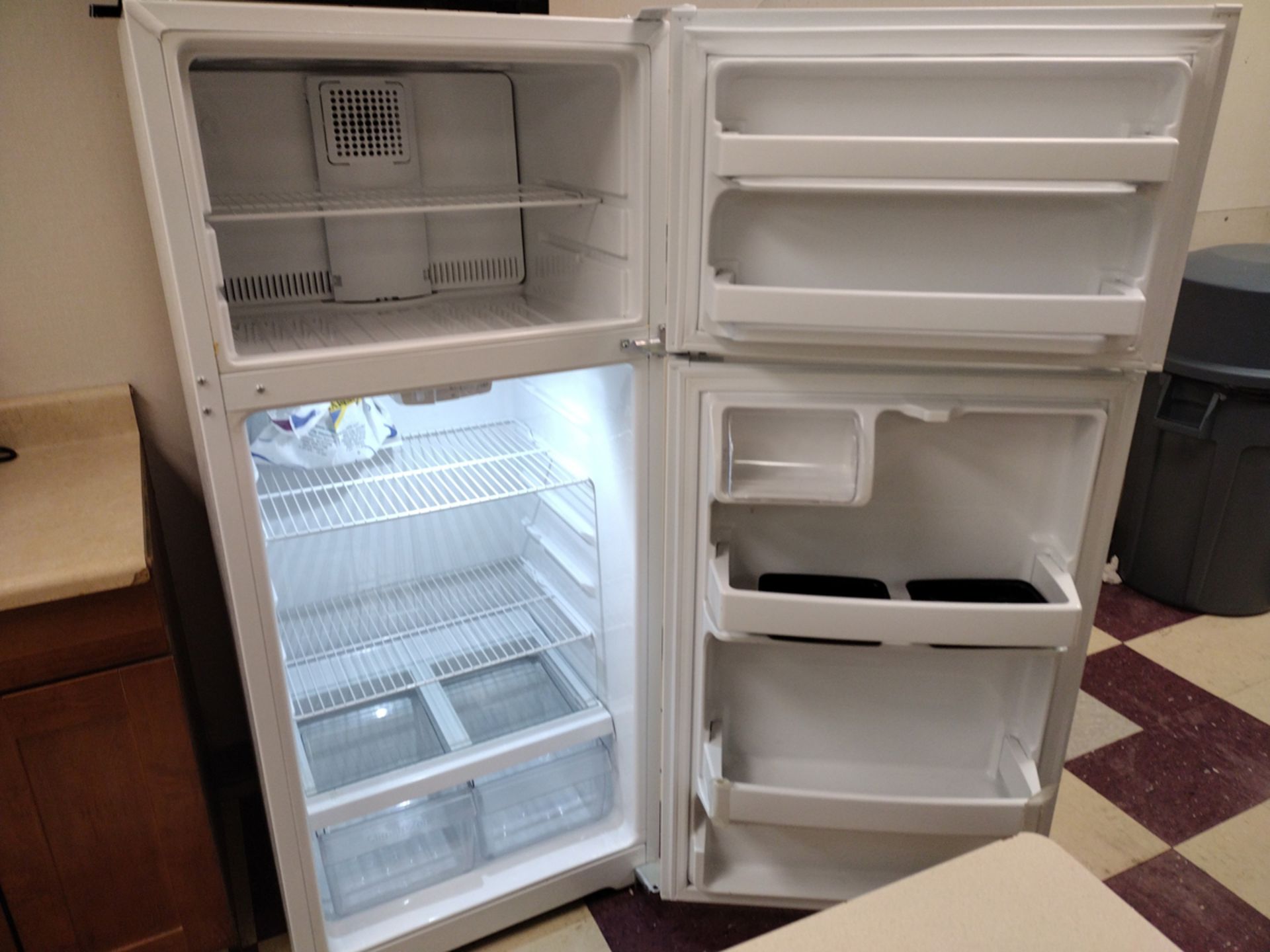 {Each} Top Freezer Refrigerator - Image 4 of 6