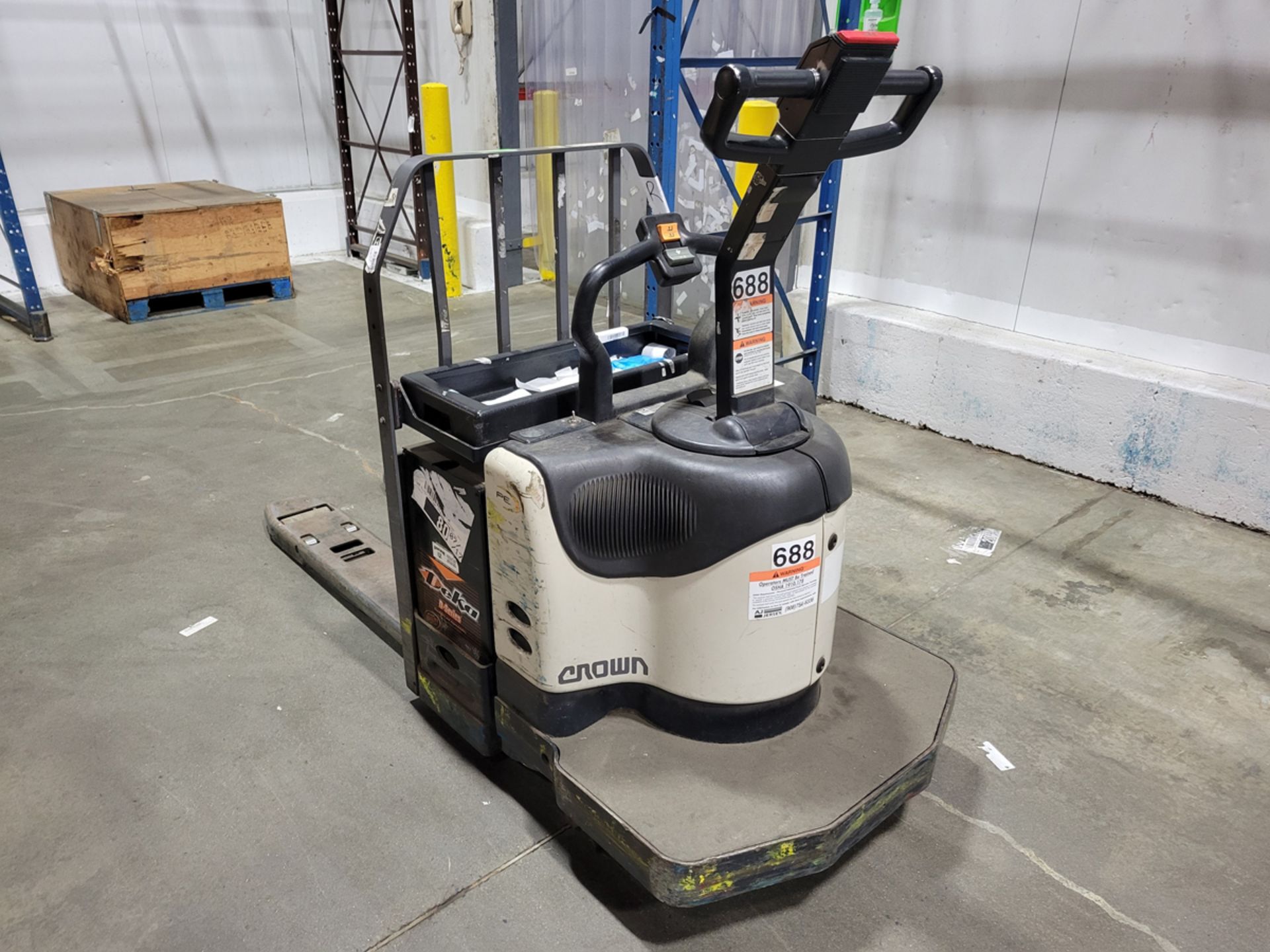 Crown PE4000-60 6,000lbs Electric 24V Rider Pallet Jack w/ Charger - Image 3 of 12